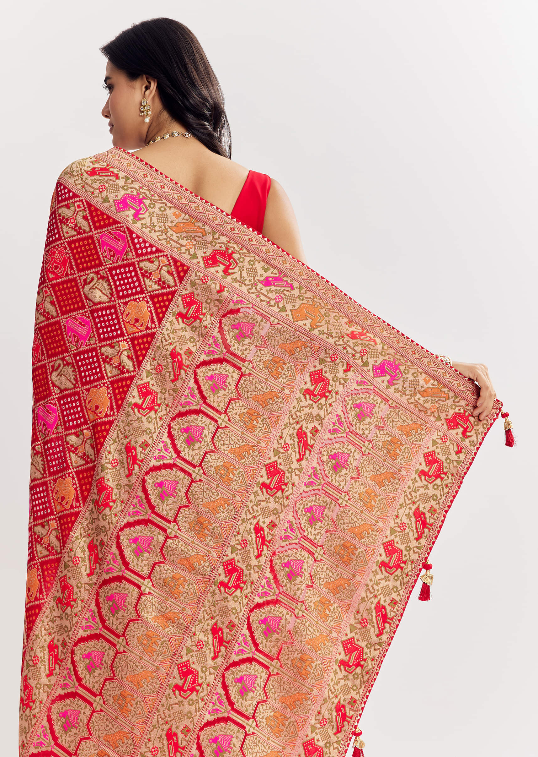 red-dola-silk-bandhani-saree-with-multicolor-animal-motifs-and-gota-border-sg314705-4_d0b9b543-0069-4ecb-a183-7e647e642270.jpg