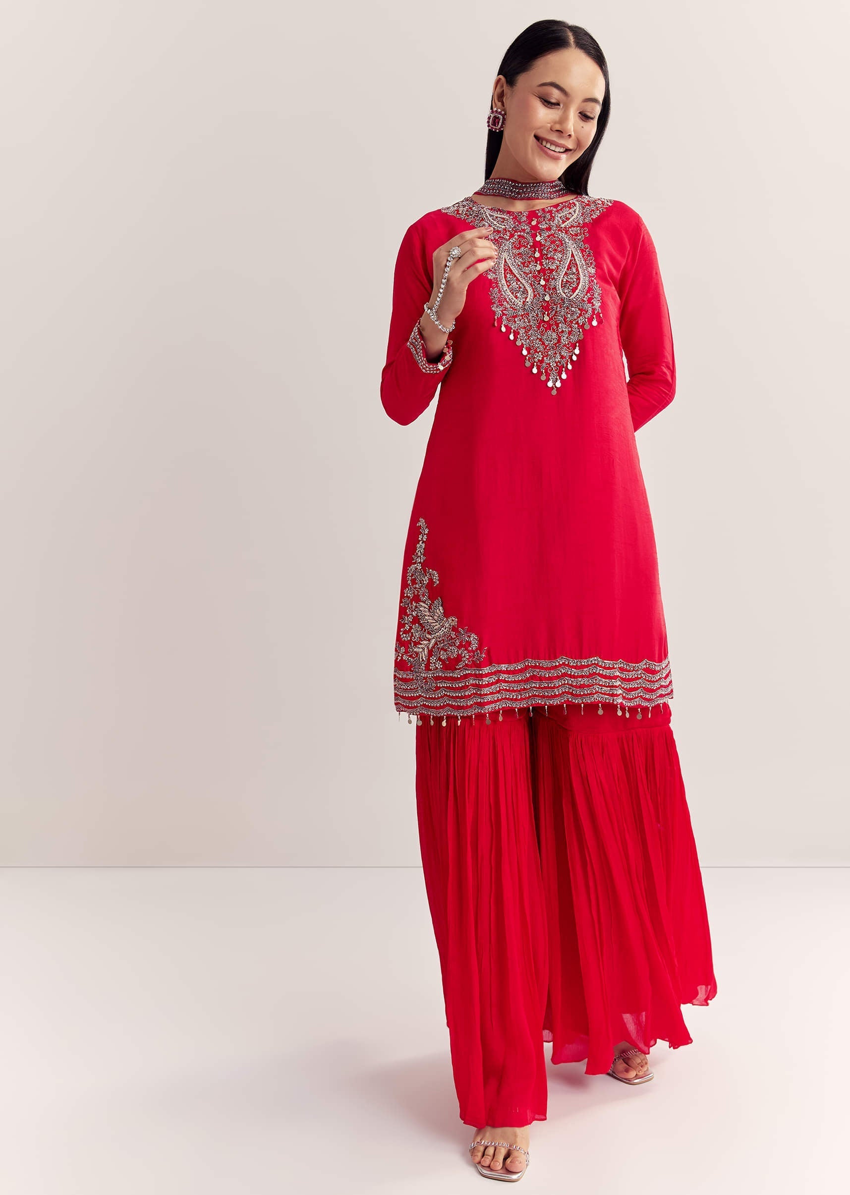 red-dola-silk-kurta-set-with-zardosi-and-choker-dupatta-sg324667-4_32ce2271-59e2-4ff7-a208-a6aac3c23612.jpg