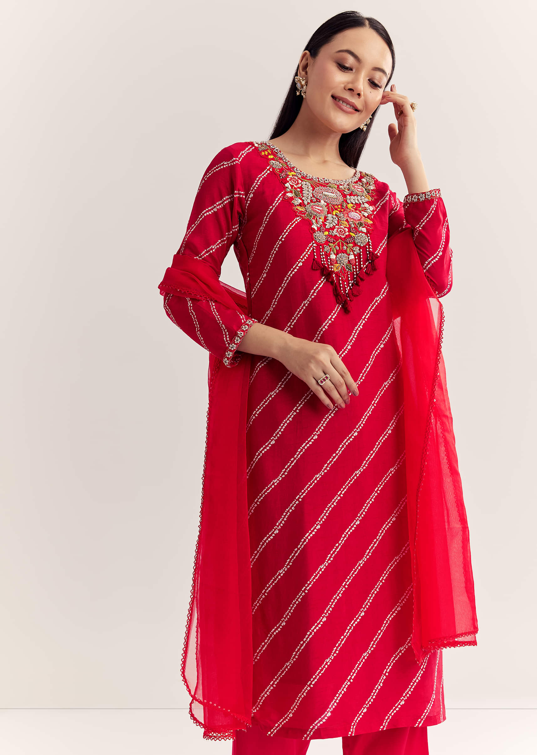 red-dola-silk-printed-kurta-set-with-embroidered-neckline-sg324703-1_9ac9c748-bf87-4bfc-ba59-fe3d00bf6954.jpg