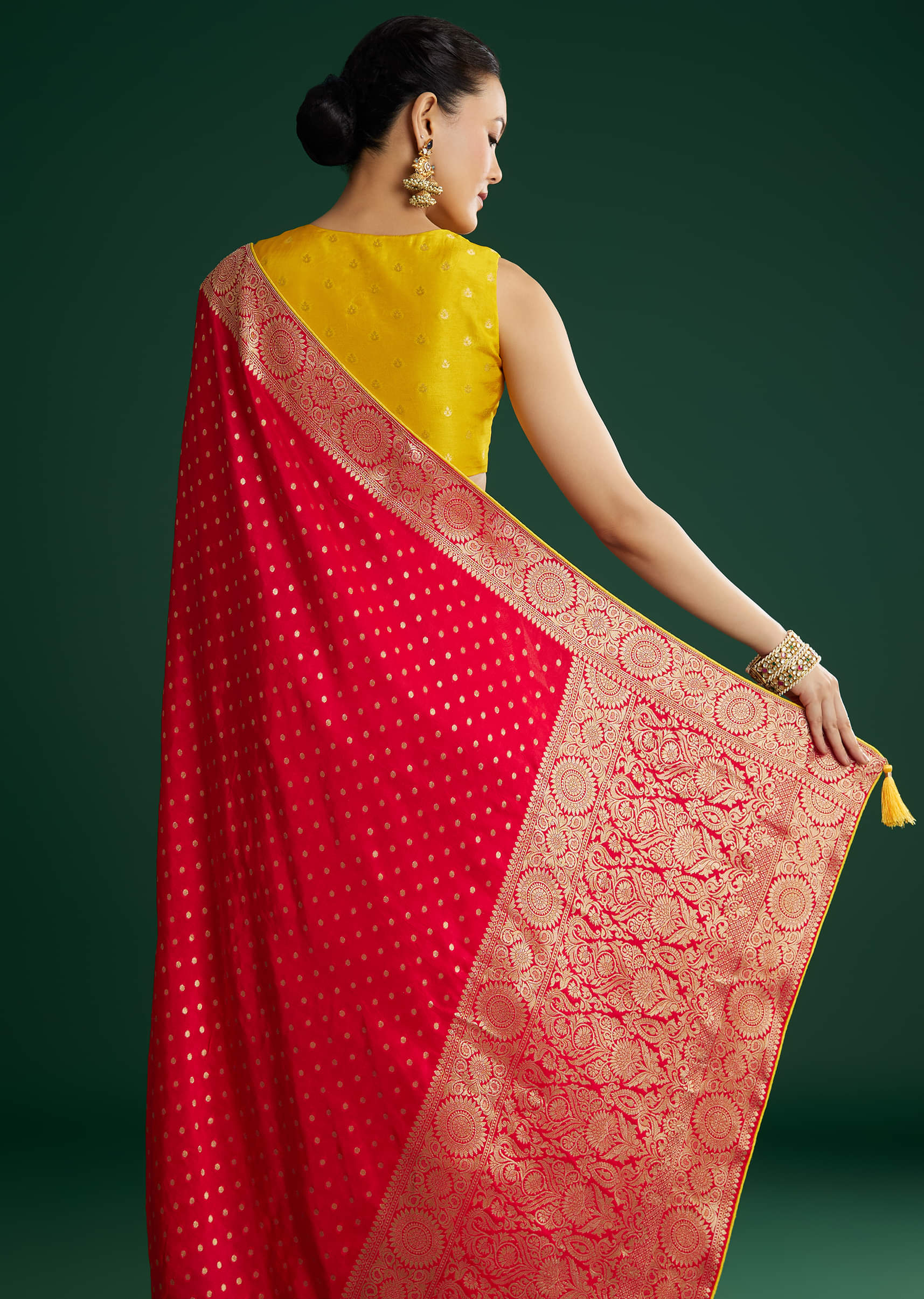 red-dola-silk-saree-with-butti-and-floral-woven-border-sg311865-6_f412b114-c497-4332-a621-643953f67e21.jpg