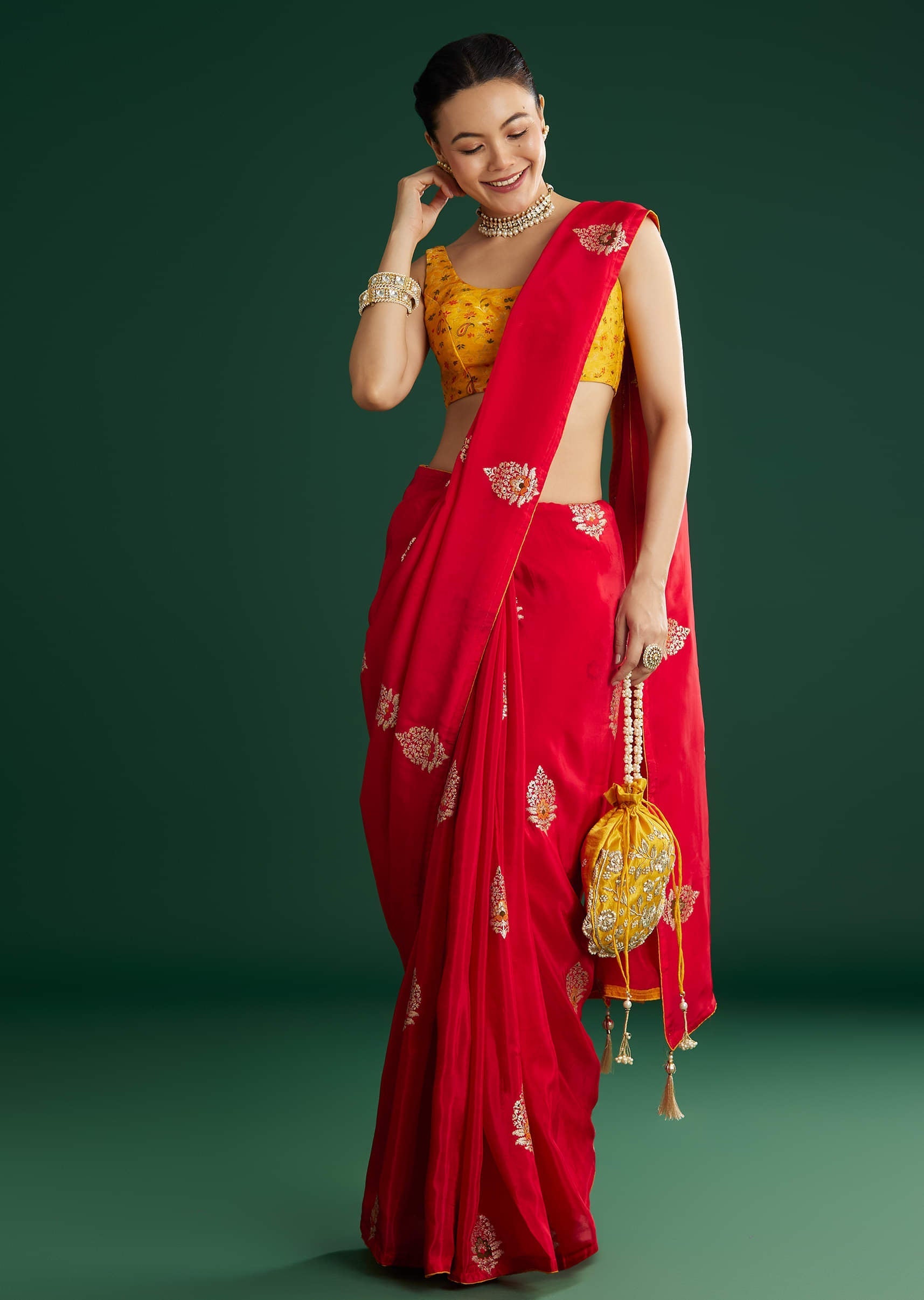 red-dola-silk-saree-with-butti-weave-sg311872-3_9dc7d198-2678-4641-b633-a67f063ca878.jpg