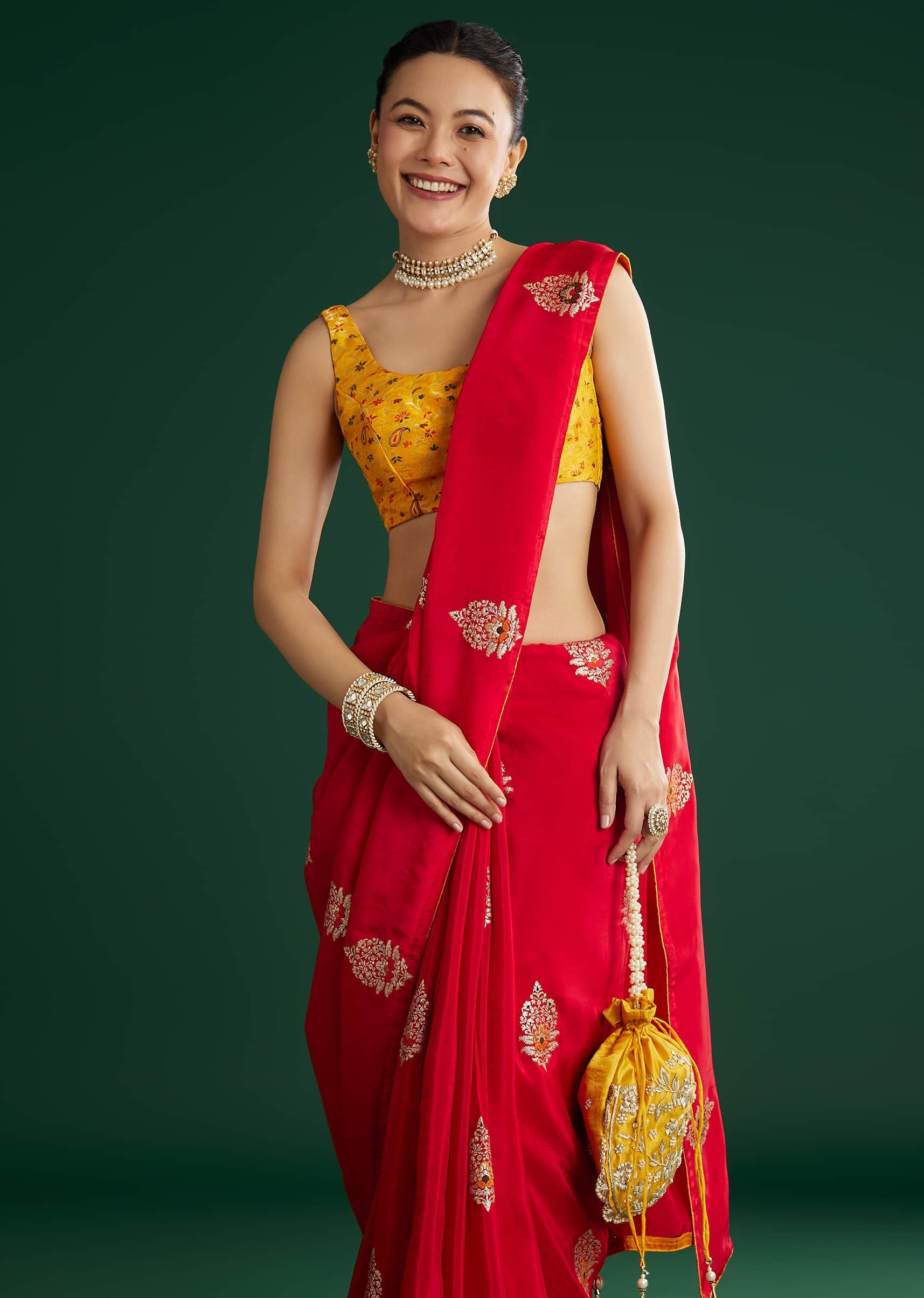 red-dola-silk-saree-with-butti-weave-sg311872-5_1c166aed-4cae-4daf-98f8-83dac49eabbe.jpg