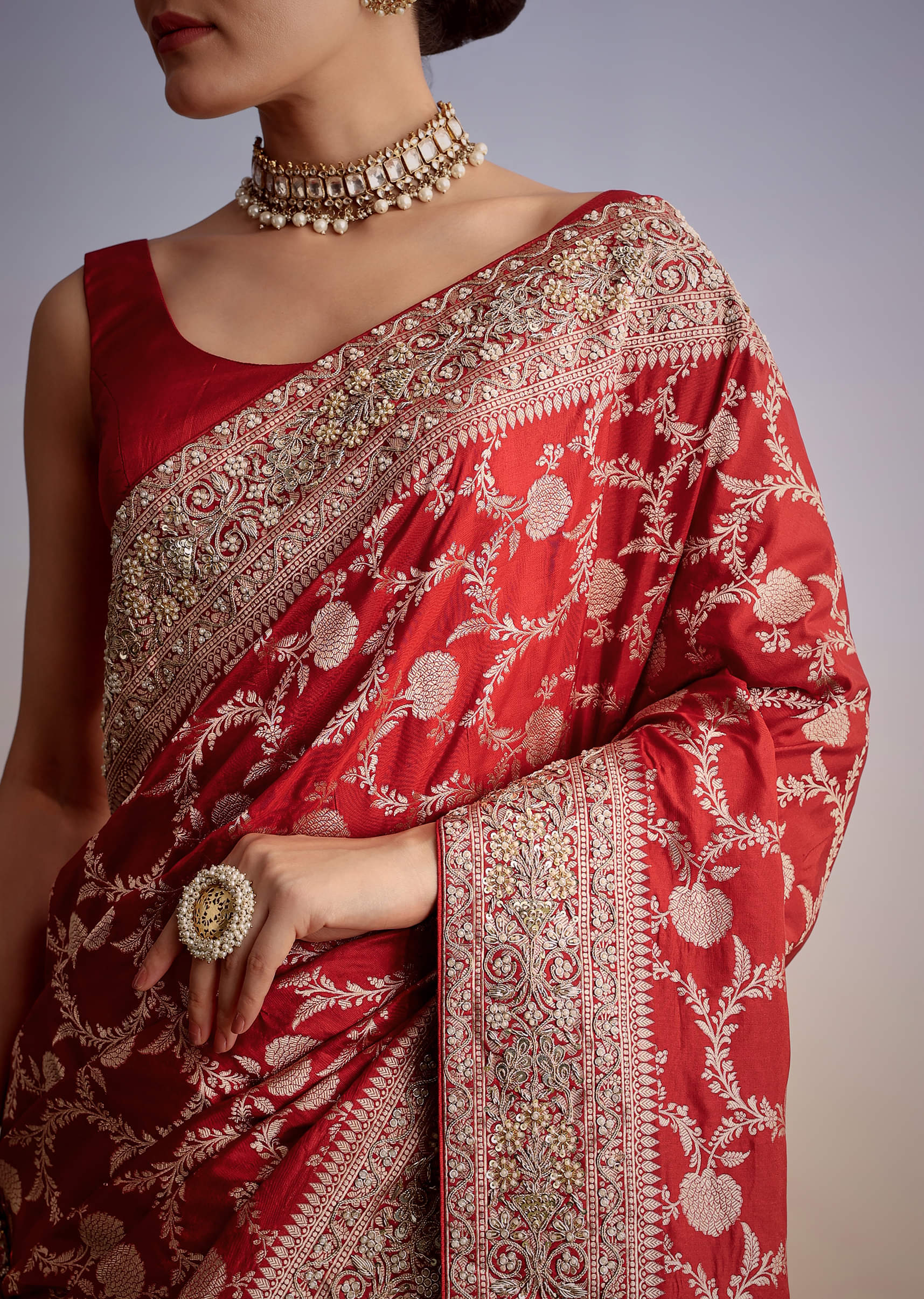red-dola-silk-saree-with-floral-jaal-work-sg257665-2_f85e634b-8dcc-488d-8cdd-fbbf3abf99d1.jpg