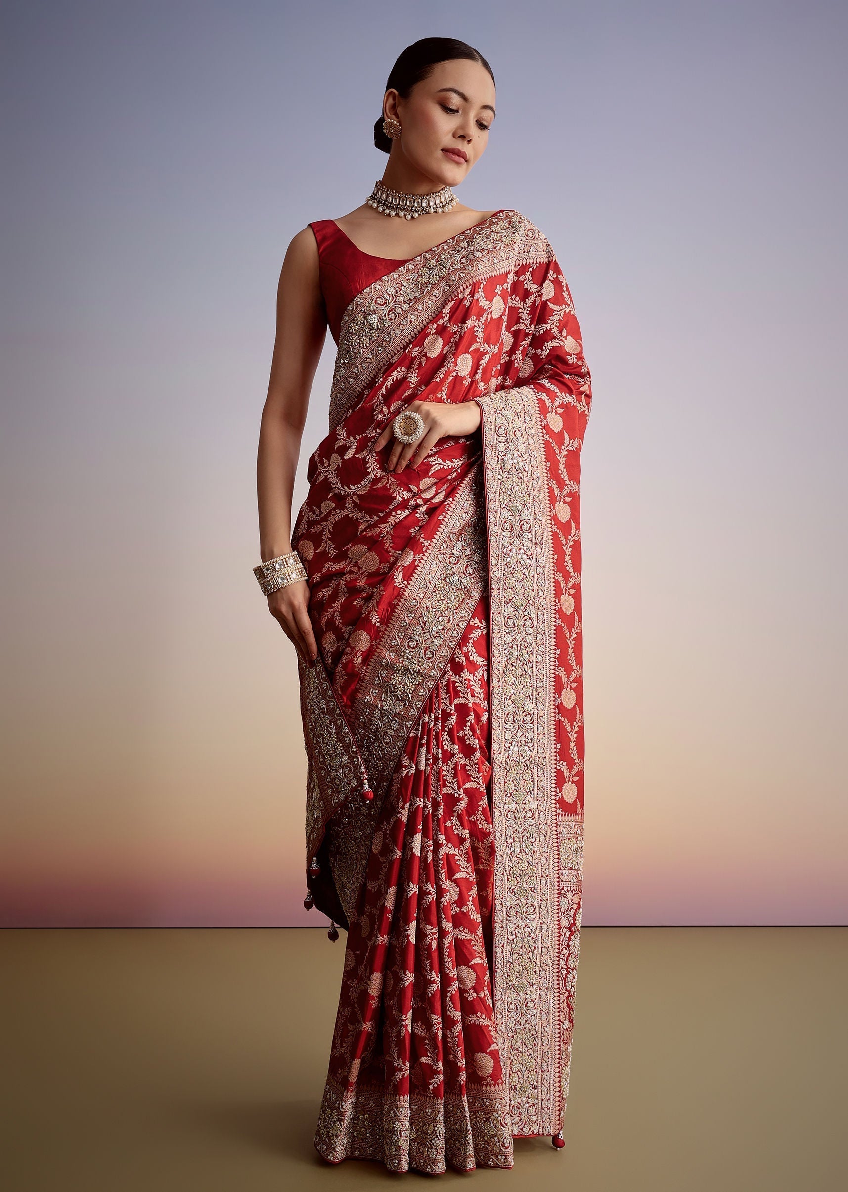 red-dola-silk-saree-with-floral-jaal-work-sg257665-3_b0463c6c-2797-4830-af67-6b9d4559ec02.jpg