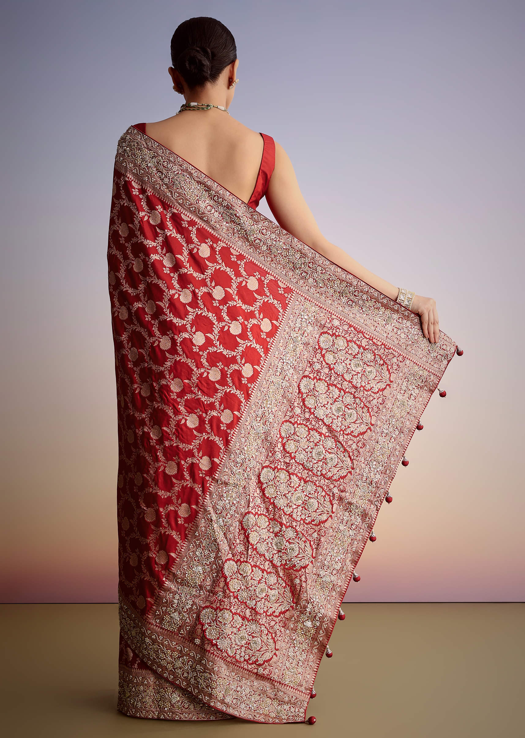 red-dola-silk-saree-with-floral-jaal-work-sg257665-6_f7e2d8da-5db9-4d0e-9fe1-c60b0f47d60e.jpg