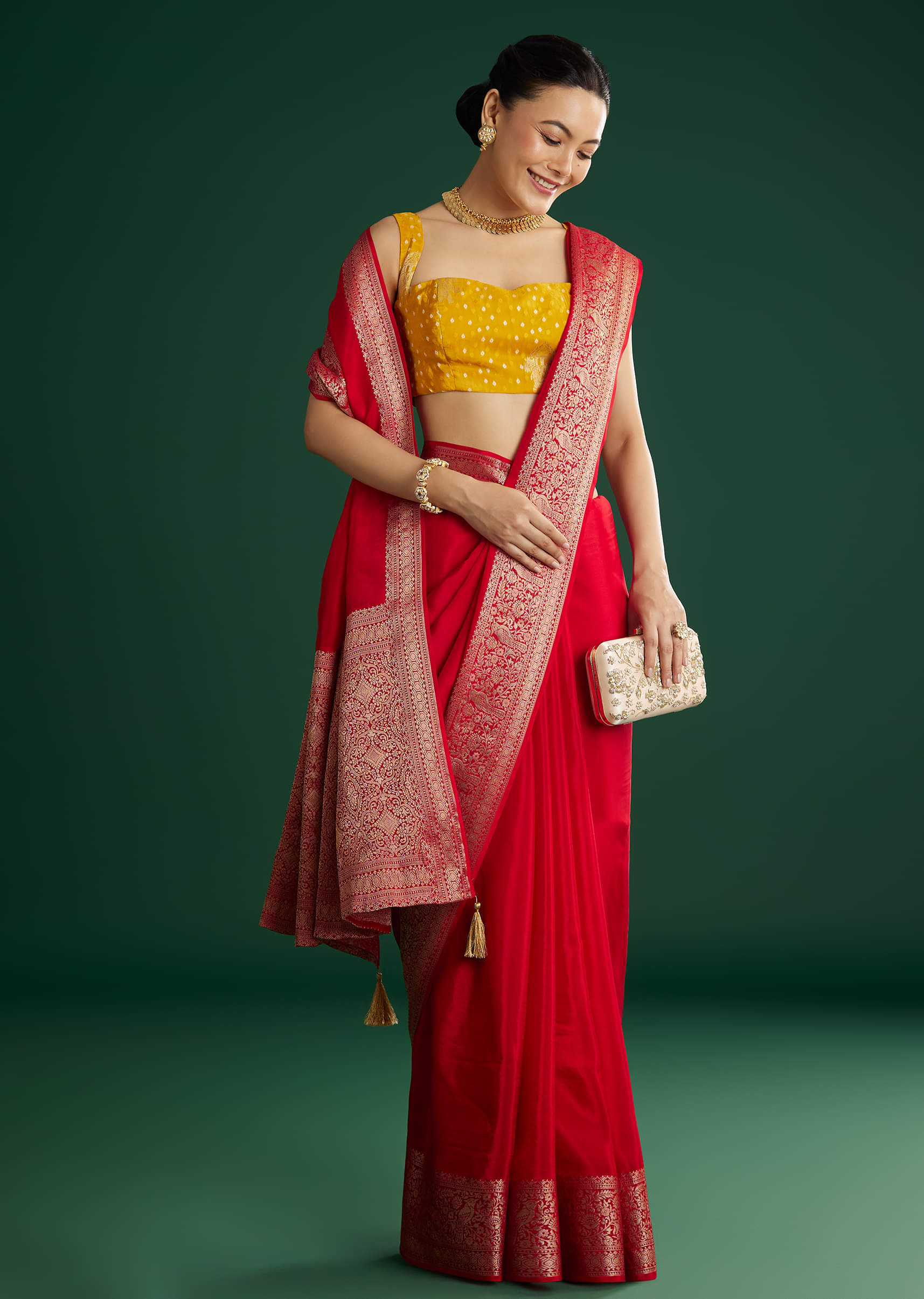 red-dola-silk-saree-with-woven-border-and-pallu-sg311882-3_f58c6bc6-5d84-425d-8888-8e4f0decb812.jpg