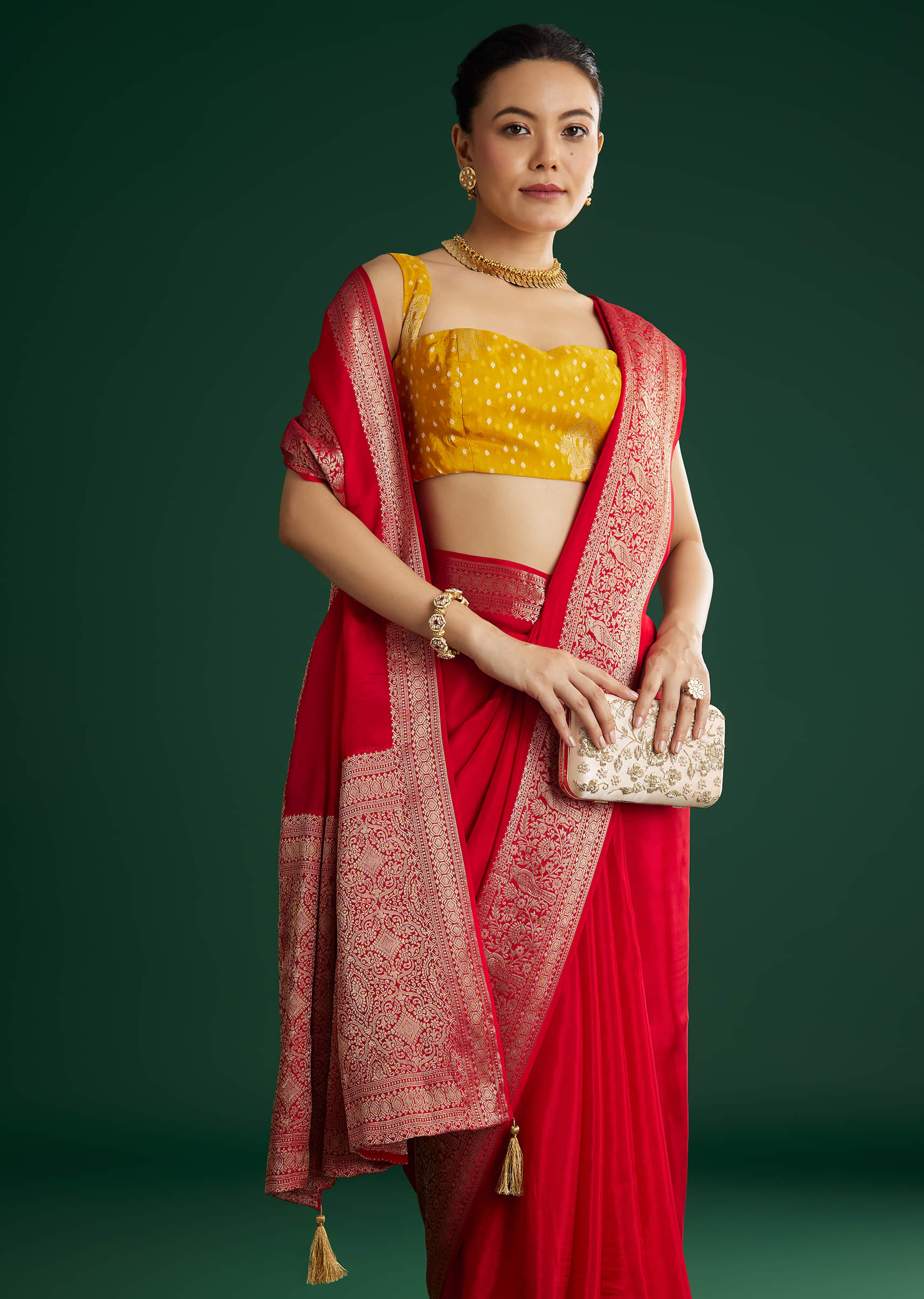 red-dola-silk-saree-with-woven-border-and-pallu-sg311882-5_5bee45c9-cb0d-4966-9035-41d381accfba.jpg