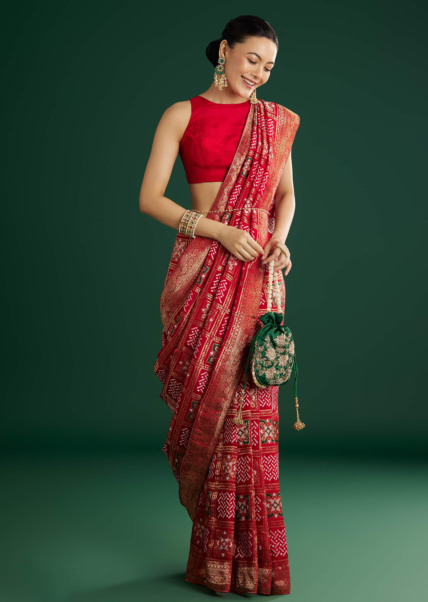 red-dola-silk-saree-with-woven-patola-sg311942-3_fe307ed5-3a6f-46fa-9151-af0b0f502c02.jpg