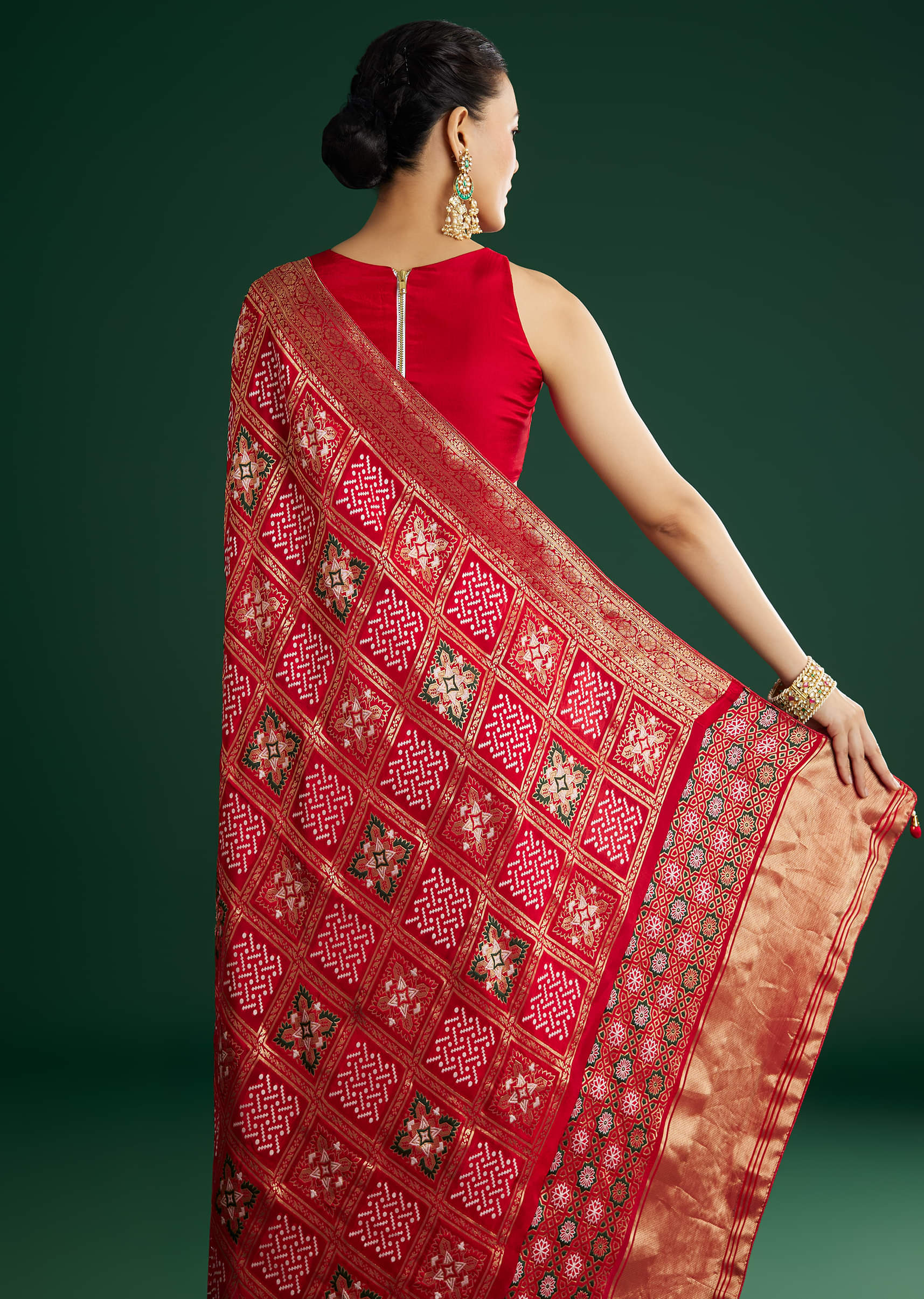 red-dola-silk-saree-with-woven-patola-sg311942-6_4a54053b-9064-44ab-8b91-2503fa99ba68.jpg