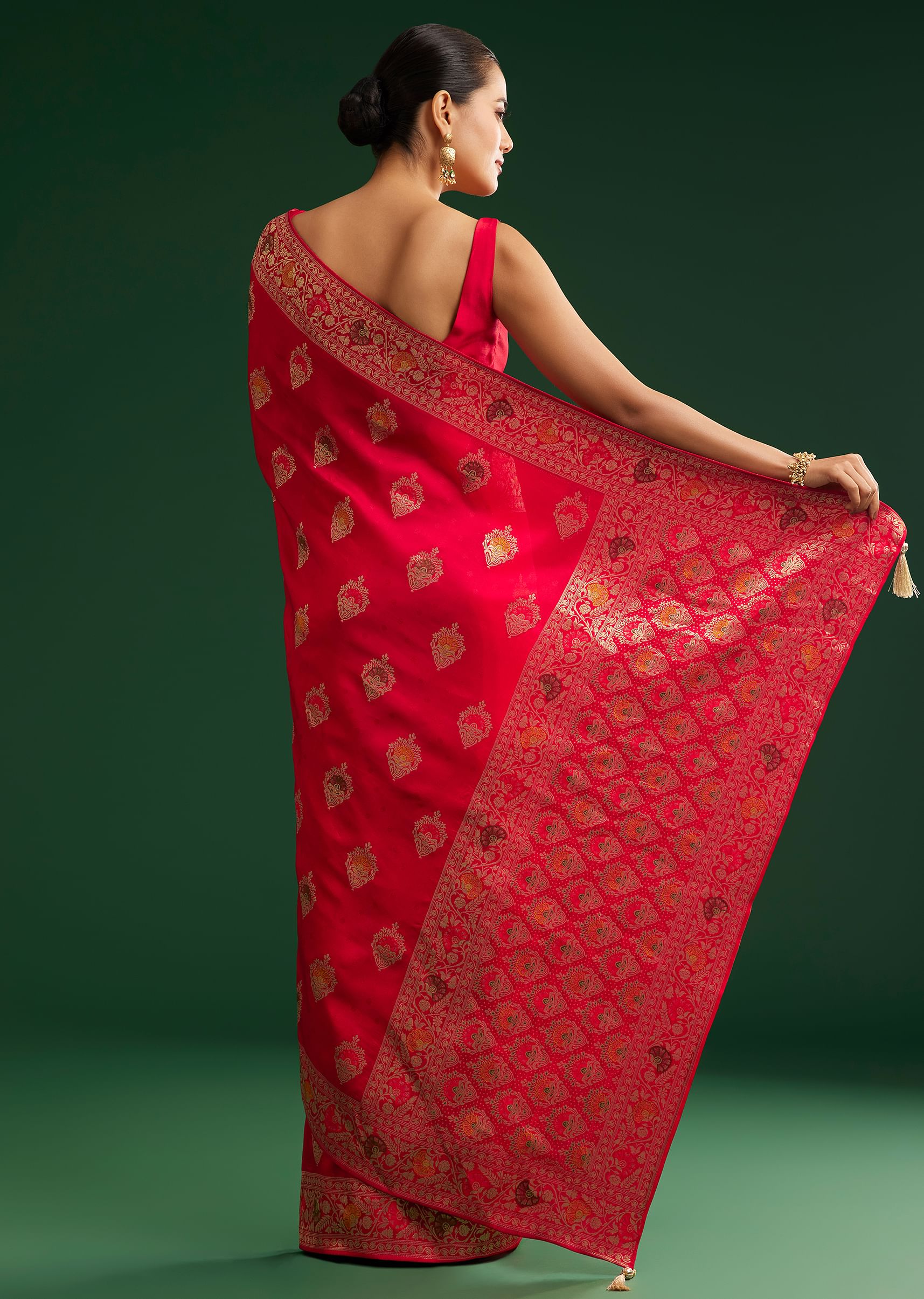 red-dola-silk-saree-with-zari-detailing-sg292687-6_a81eada9-1867-4b81-80e9-8aac09ca067d.jpg