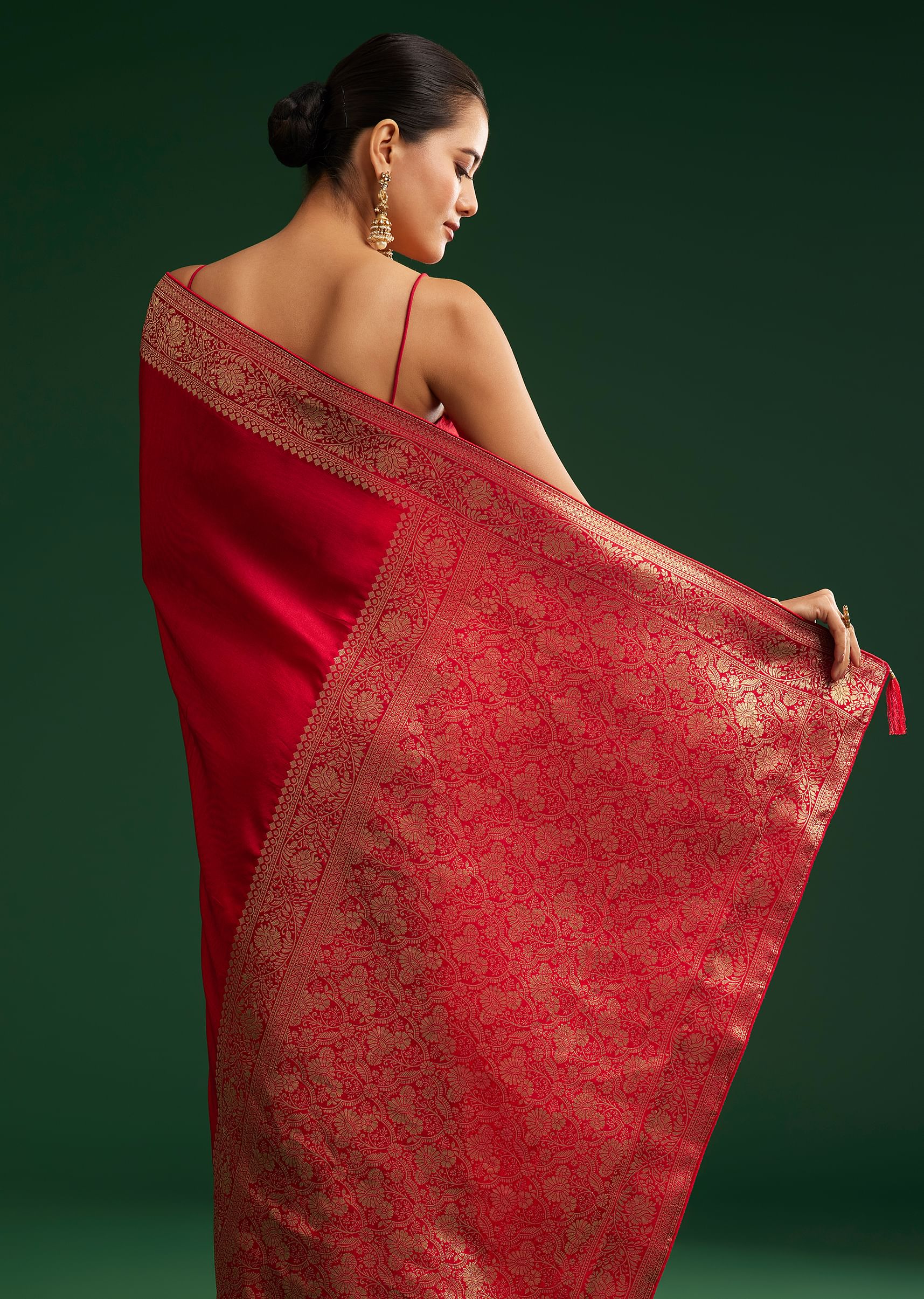 red-dola-silk-saree-with-zari-woven-border-and-pallu-sg292695-4_adfe4c98-1f37-45b6-ab58-23f8bf6741cb.jpg
