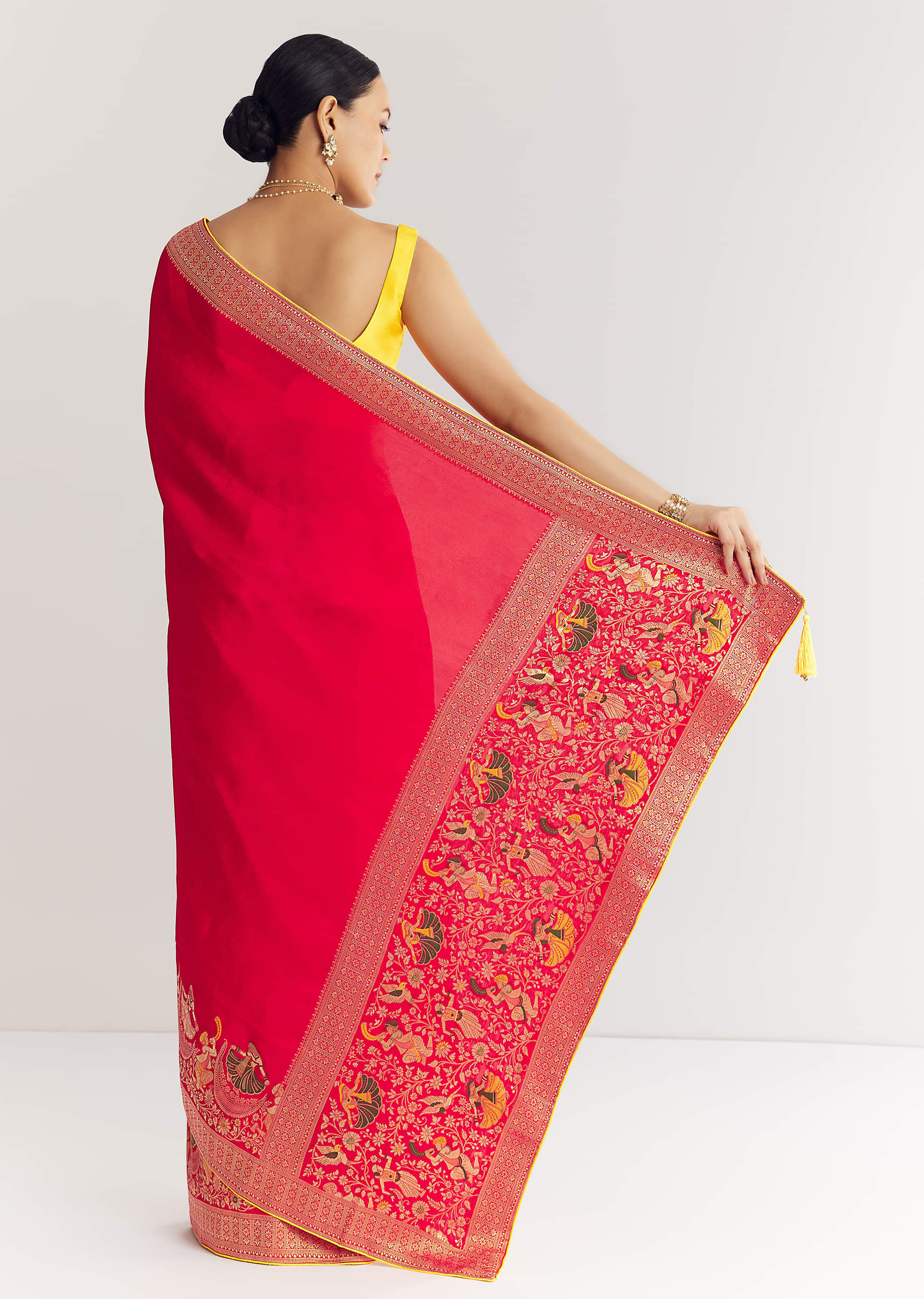 red-dola-silk-saree-with-zari-woven-motifs-sg311834-6_9c18d055-f4dc-4b49-bcd3-79e81d6d4bc8.jpg