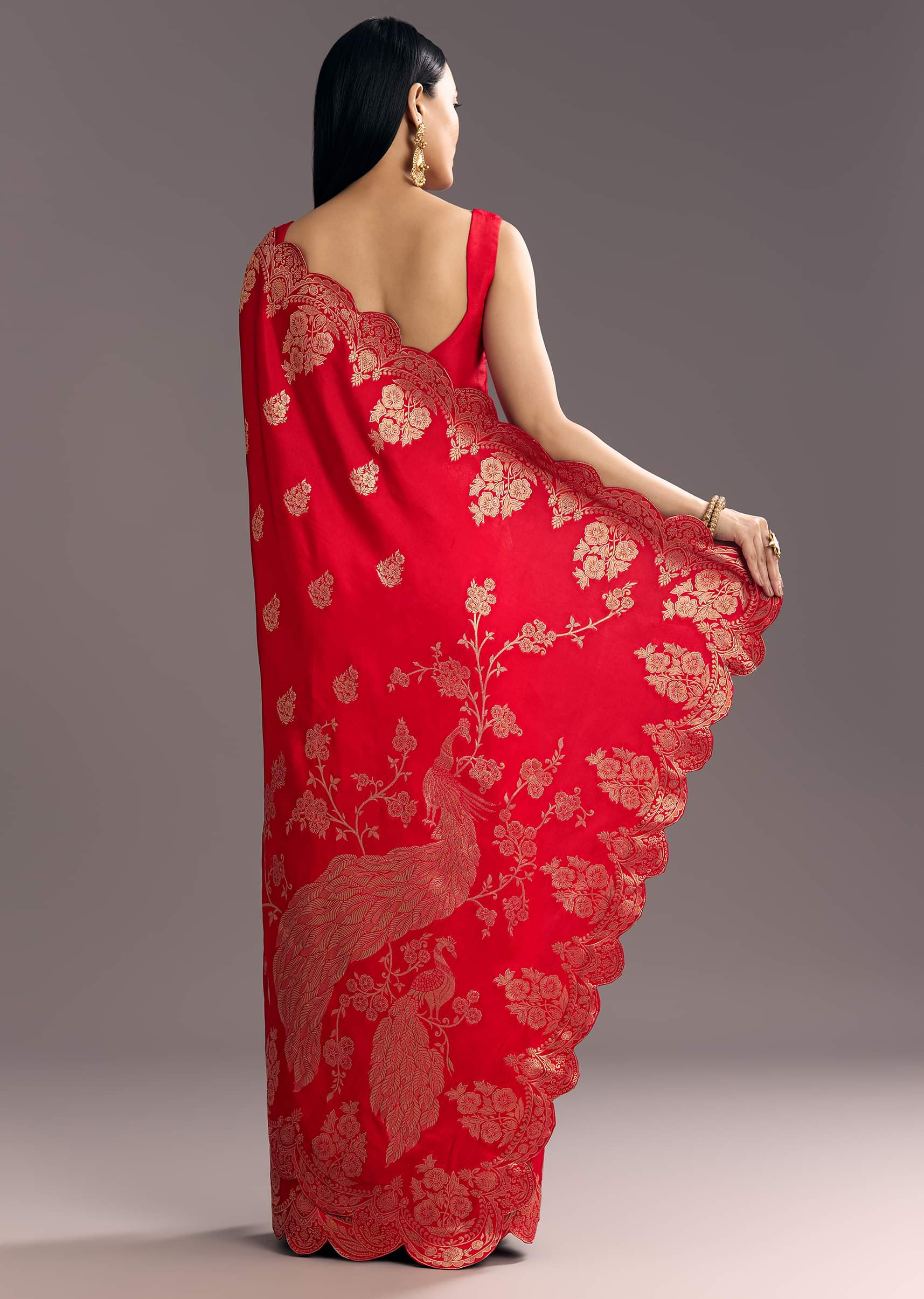 red-dola-silk-woven-motif-saree-with-scallop-border-sg284682-3_c72df2a6-07cf-4ff8-8c87-a74ff92ea035.jpg