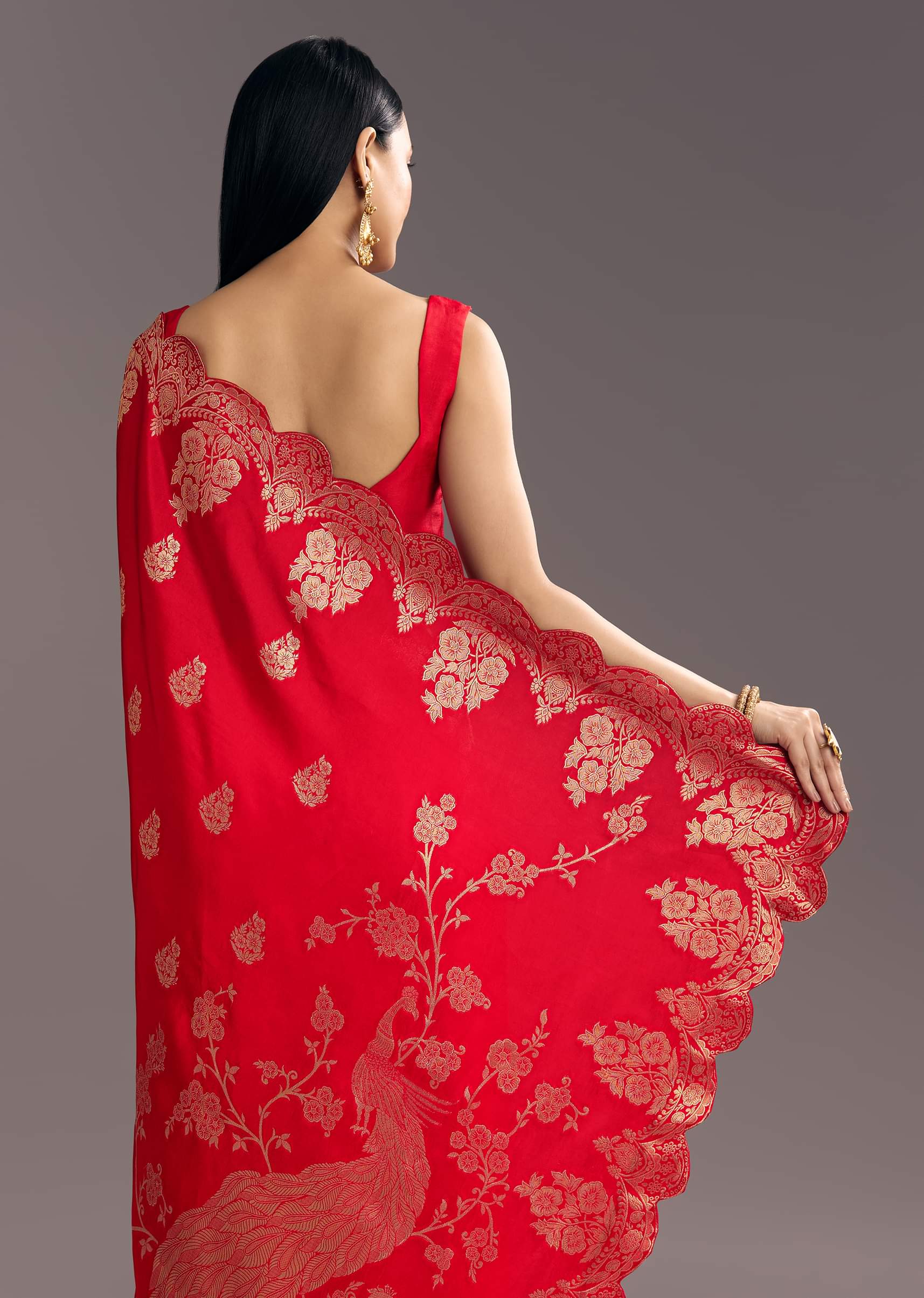 red-dola-silk-woven-motif-saree-with-scallop-border-sg284682-6_438b1f15-46d7-46f9-8ea1-f4c7f260a4e0.jpg