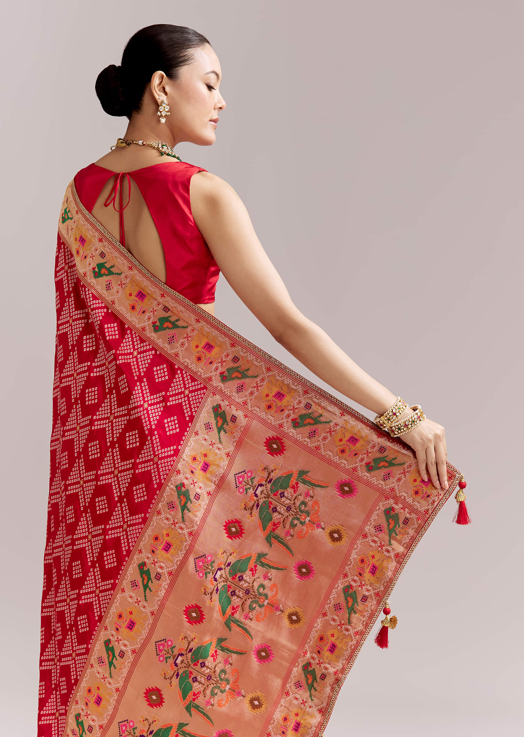 red-dola-silk-woven-saree-with-bandhani-motifs-and-zari-border-sg351903-6.jpg