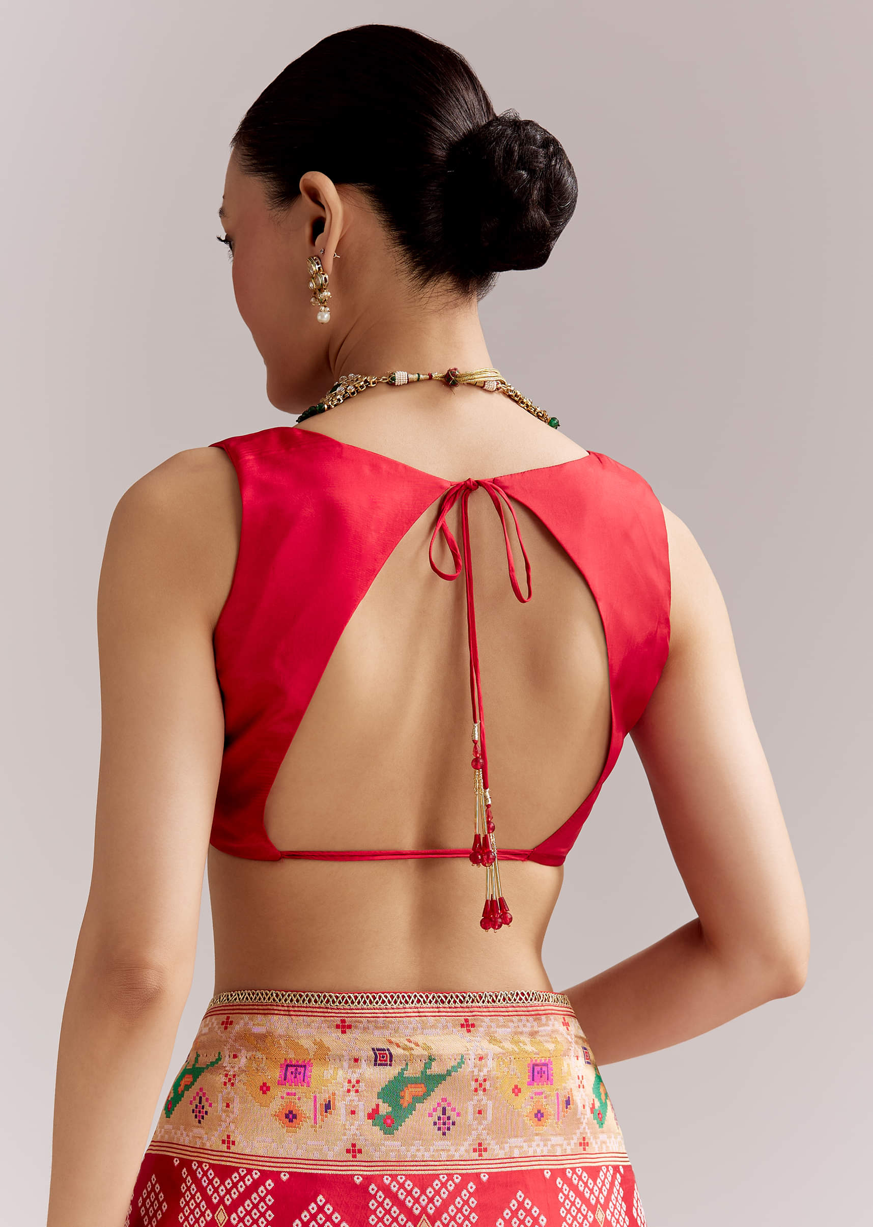 red-dola-silk-woven-saree-with-bandhani-motifs-and-zari-border-sg351903-8.jpg