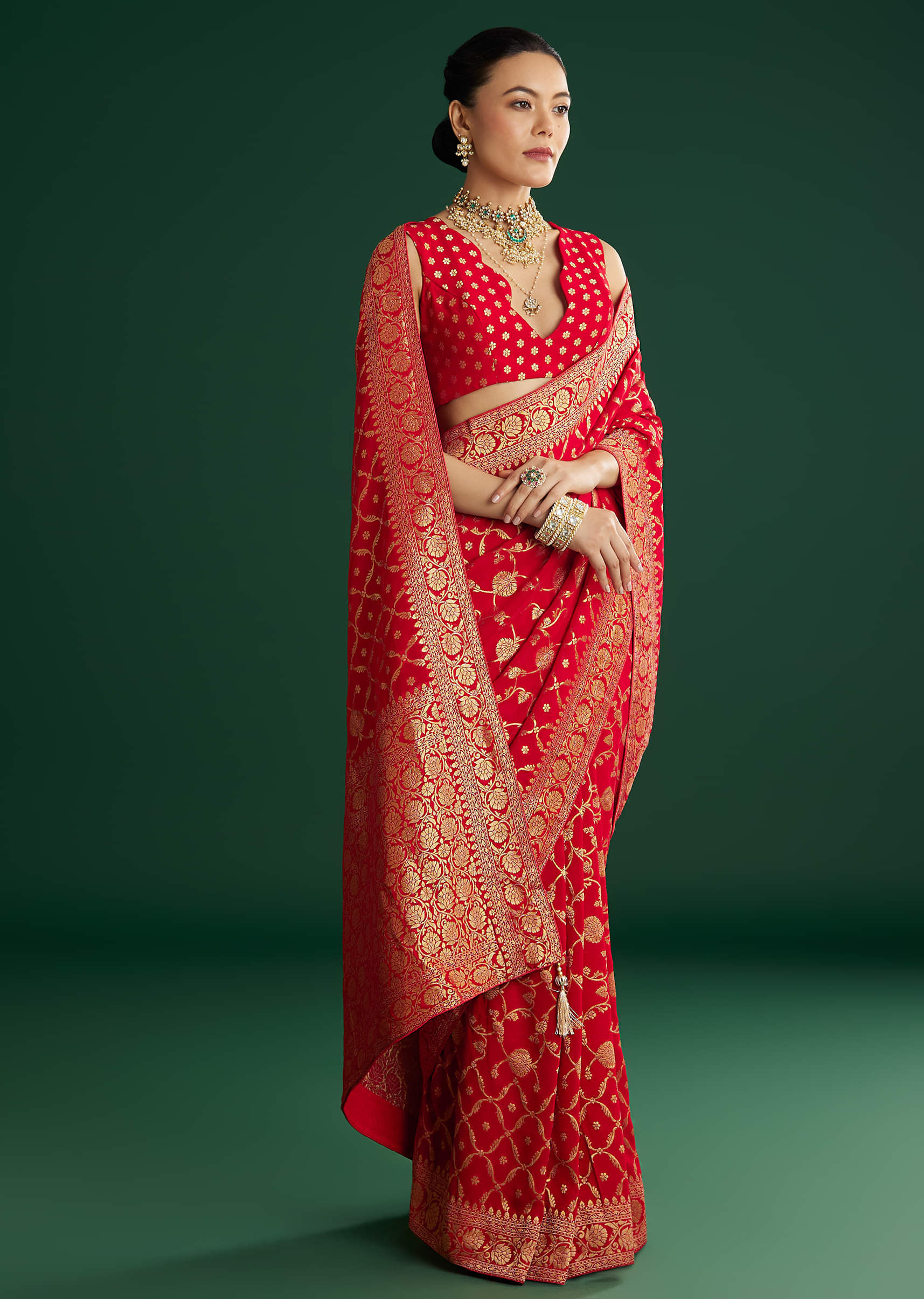 red-jaal-work-saree-with-floral-border-and-pallu-sg311894-1_137d9f59-ae9e-4b39-bd72-db9cdaef16f1.jpg