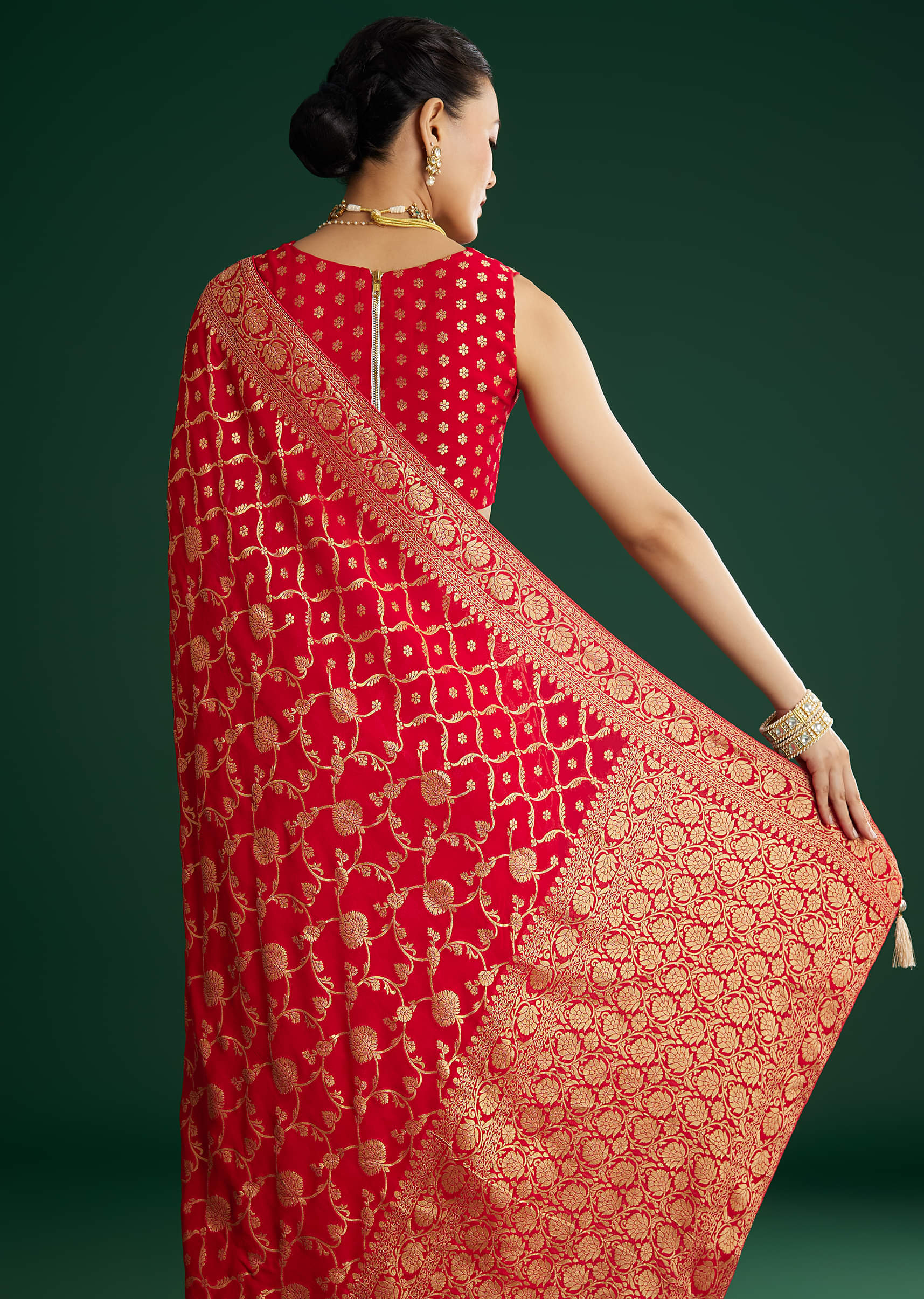 red-jaal-work-saree-with-floral-border-and-pallu-sg311894-6_c75ba1a7-b09f-464b-a7b9-dad88ac5fac9.jpg