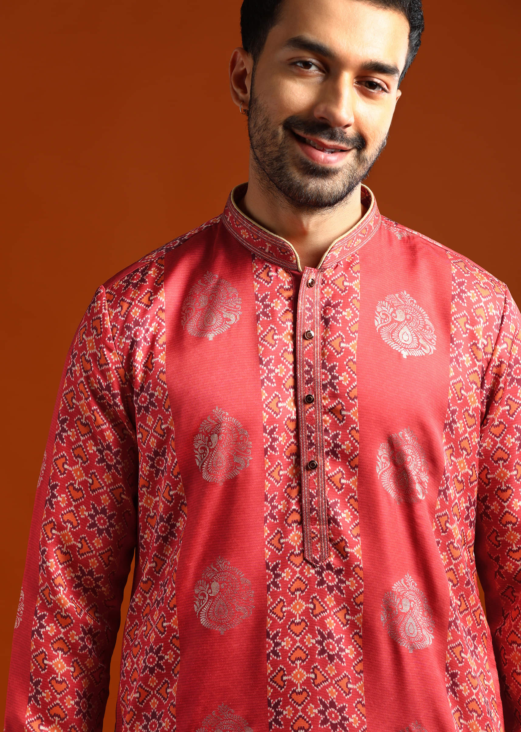 red-kurta-set-for-men-with-ethnic-motif-work-sg321252-2.jpg
