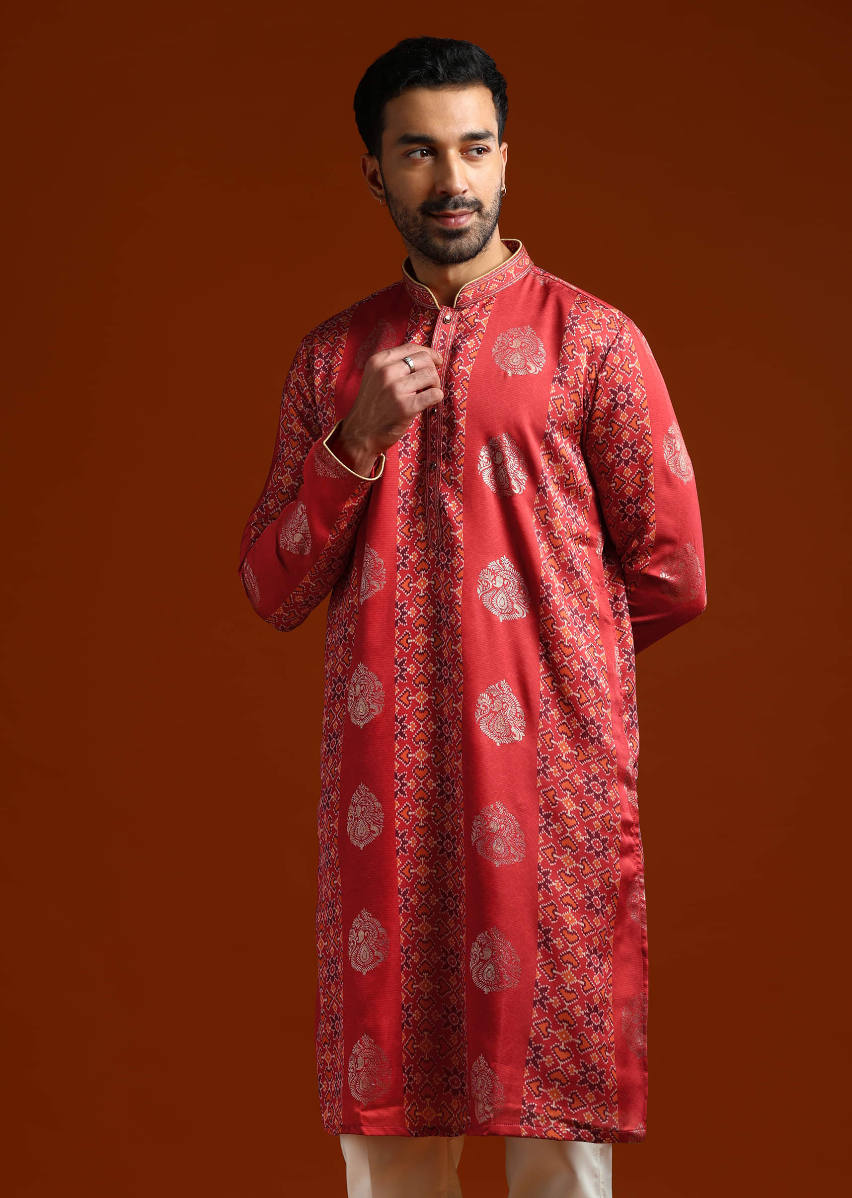 red-kurta-set-for-men-with-ethnic-motif-work-sg321252-4.jpg
