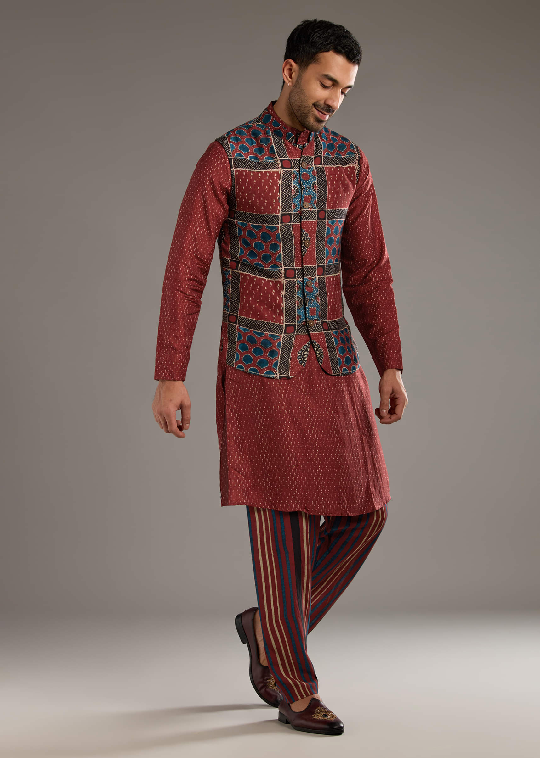 red-linen-kurta-jacket-set-for-men-with-hand-block-ajrakh-print-sg359204-3.jpg