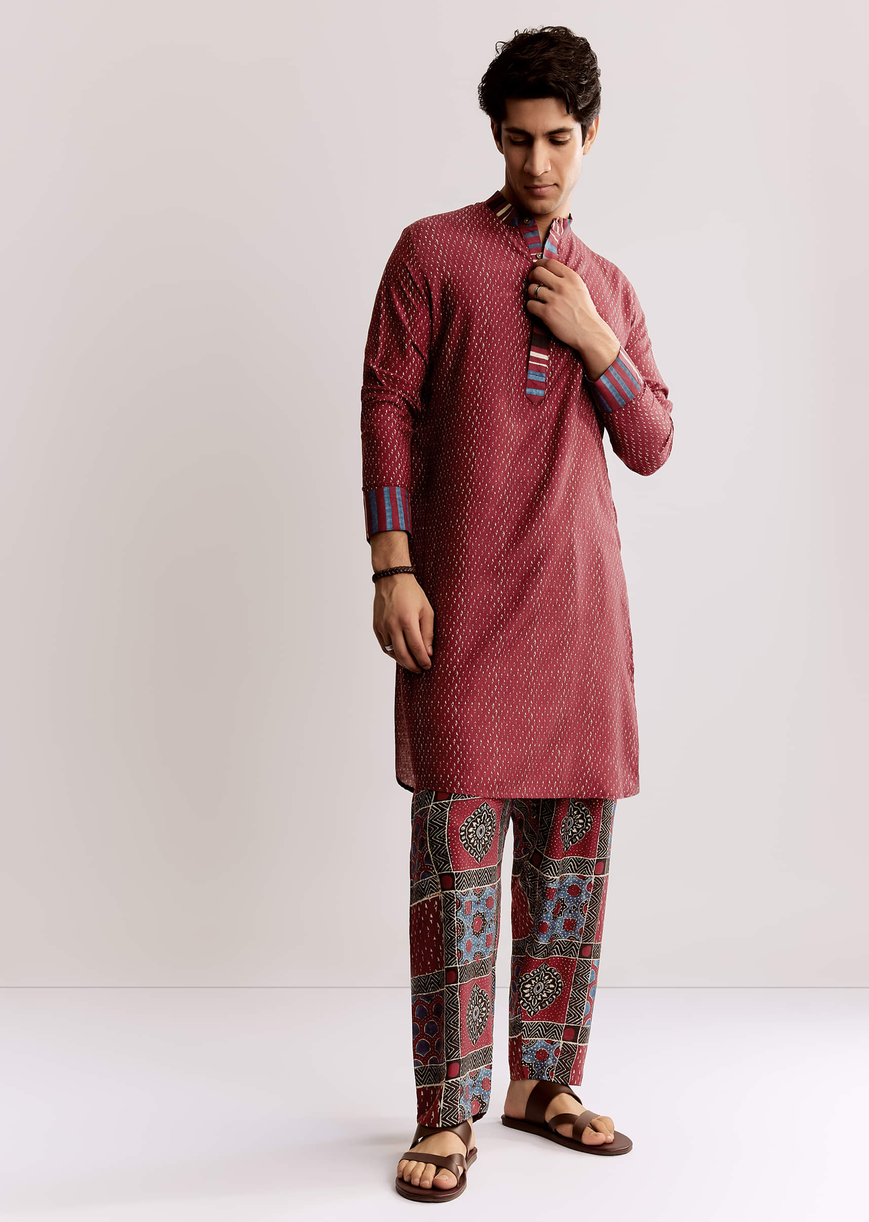 red-linen-kurta-set-with-ajrakh-print-sg318207-2_9d0d4689-2815-4392-bad1-dcf7778dd98a.jpg