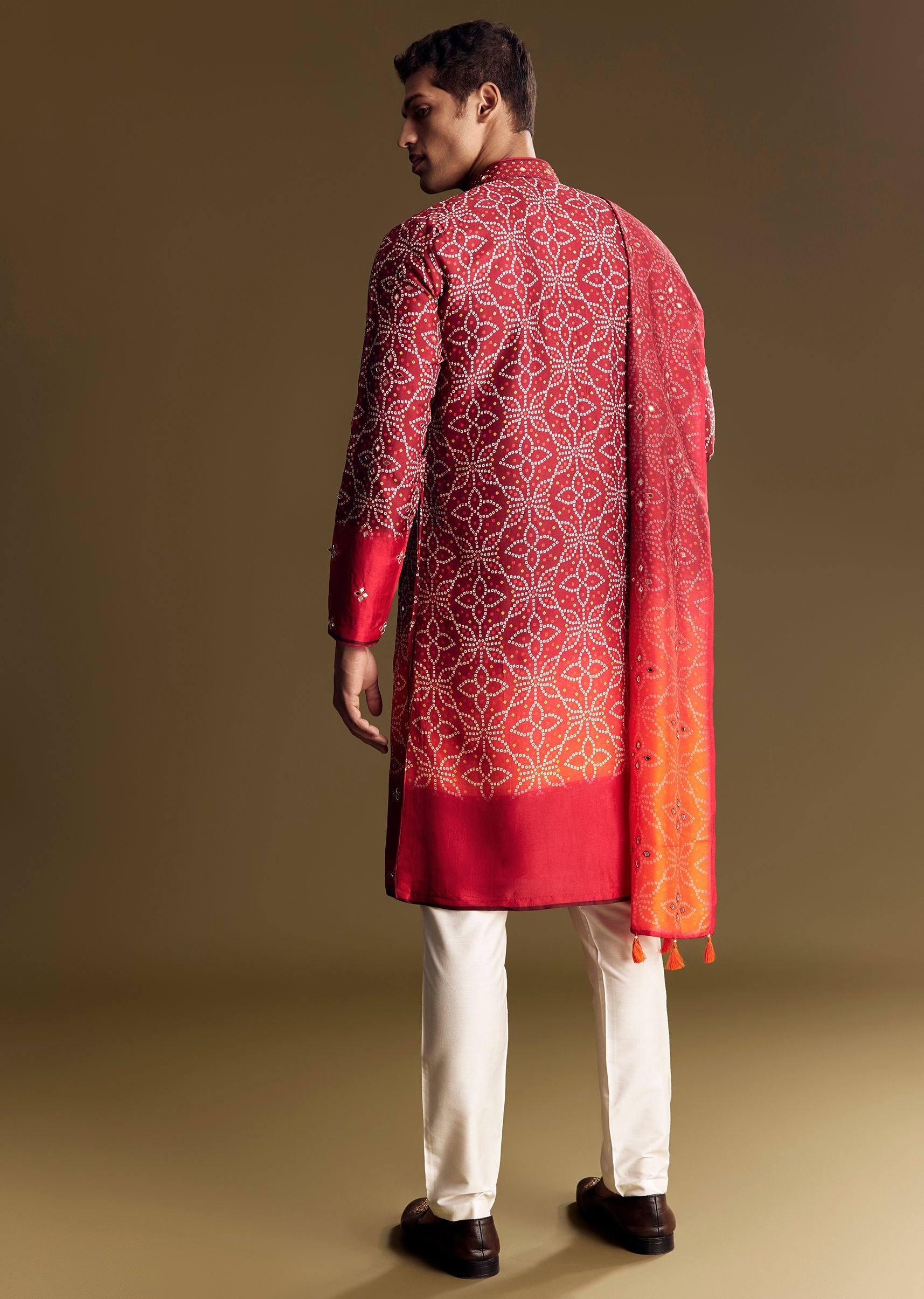 red-ombre-kurta-set-with-detailed-mirror-work-sg329438-5_c3db72fe-afb2-42fa-8f86-27e40ac969b0.jpg