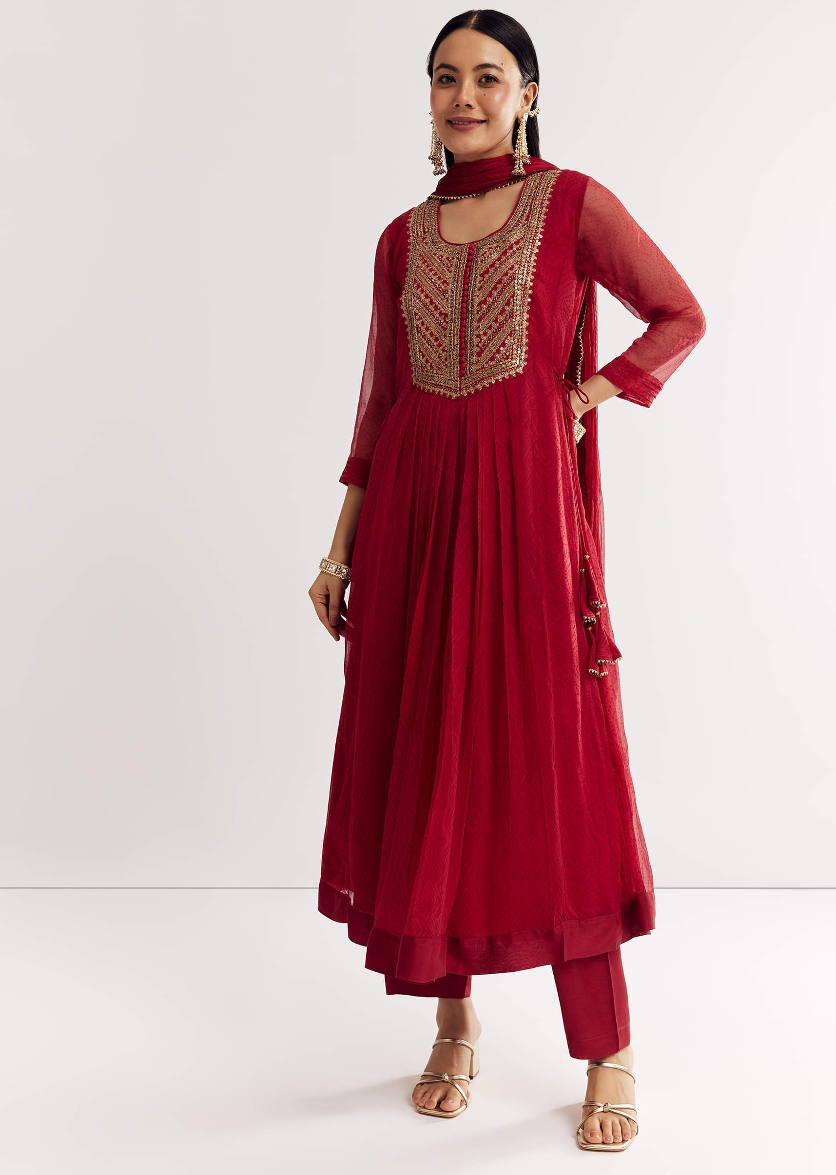 red-printed-chiffon-sequin-kurta-set-with-dupatta-sg320894-4_14653cfa-46e2-464f-934f-a39abbb25952.jpg