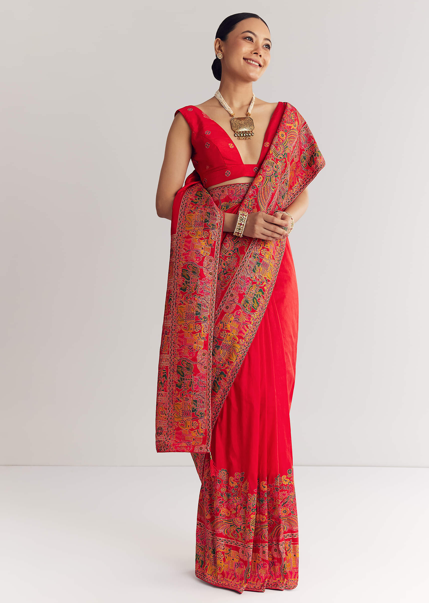 red-saree-with-traditional-floral-and-animal-prints-sg311908-1_7b406b38-0d5c-4741-a825-6dcd2dca6ba2.jpg