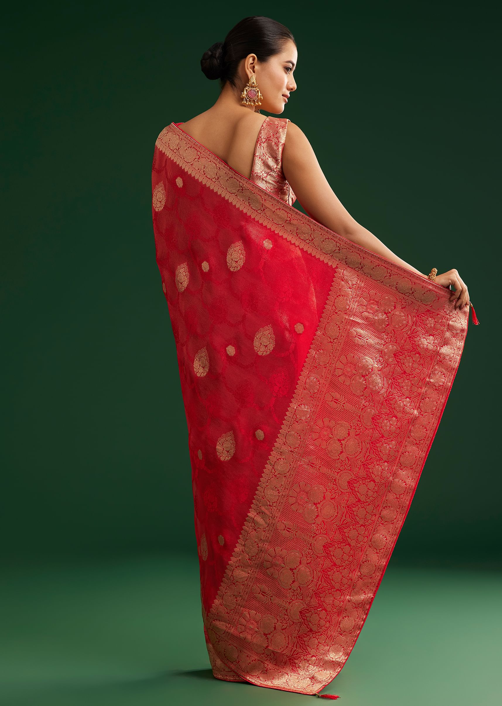red-saree-with-zari-motif-and-heavy-embroidered-blouse-sg292409-4_fc684b23-53fb-4f2d-a313-1e4a40dd85be.jpg