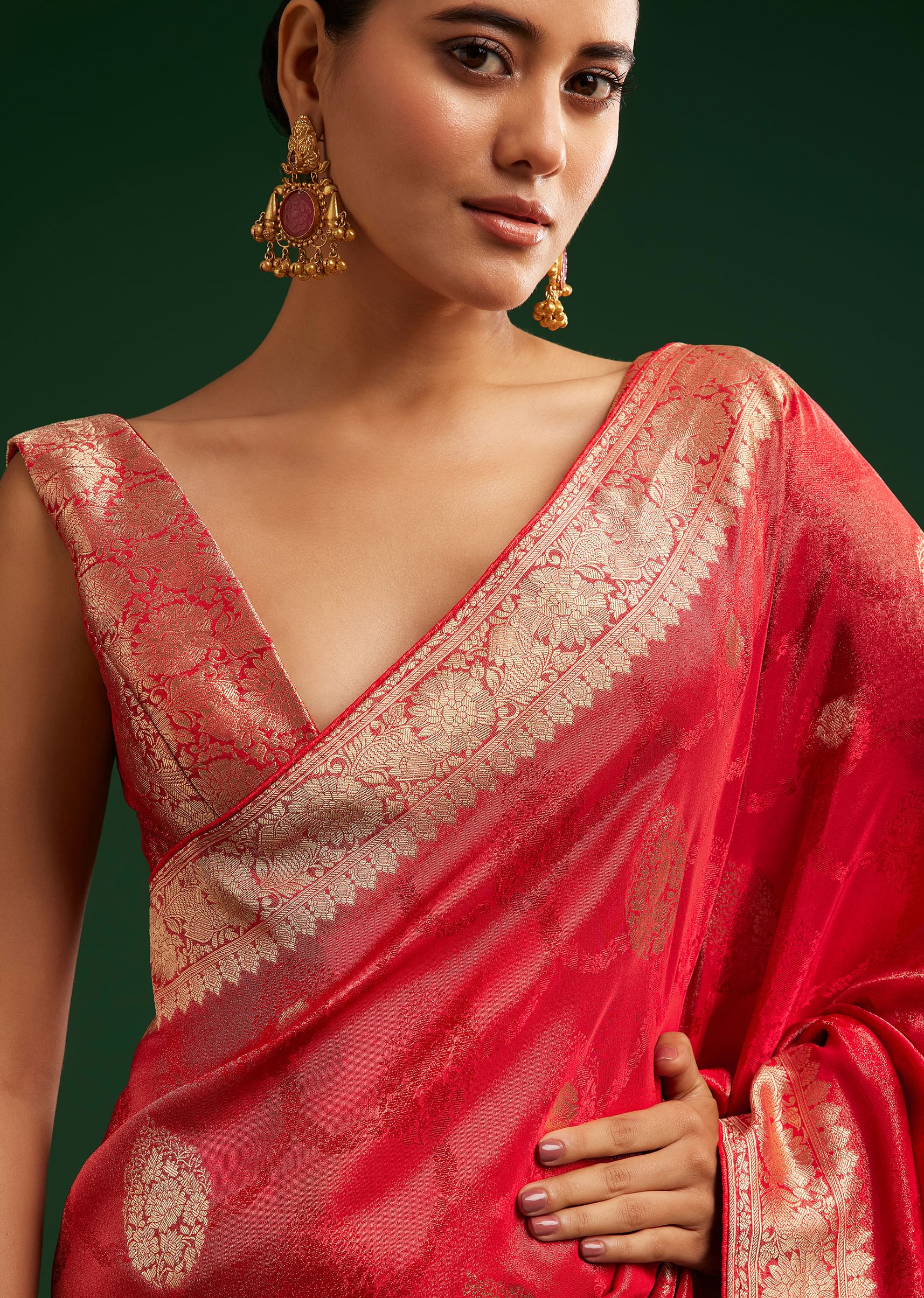 red-saree-with-zari-motif-and-heavy-embroidered-blouse-sg292409-5_afa90987-9ecb-45c5-8d0d-f6ca2291c10c.jpg