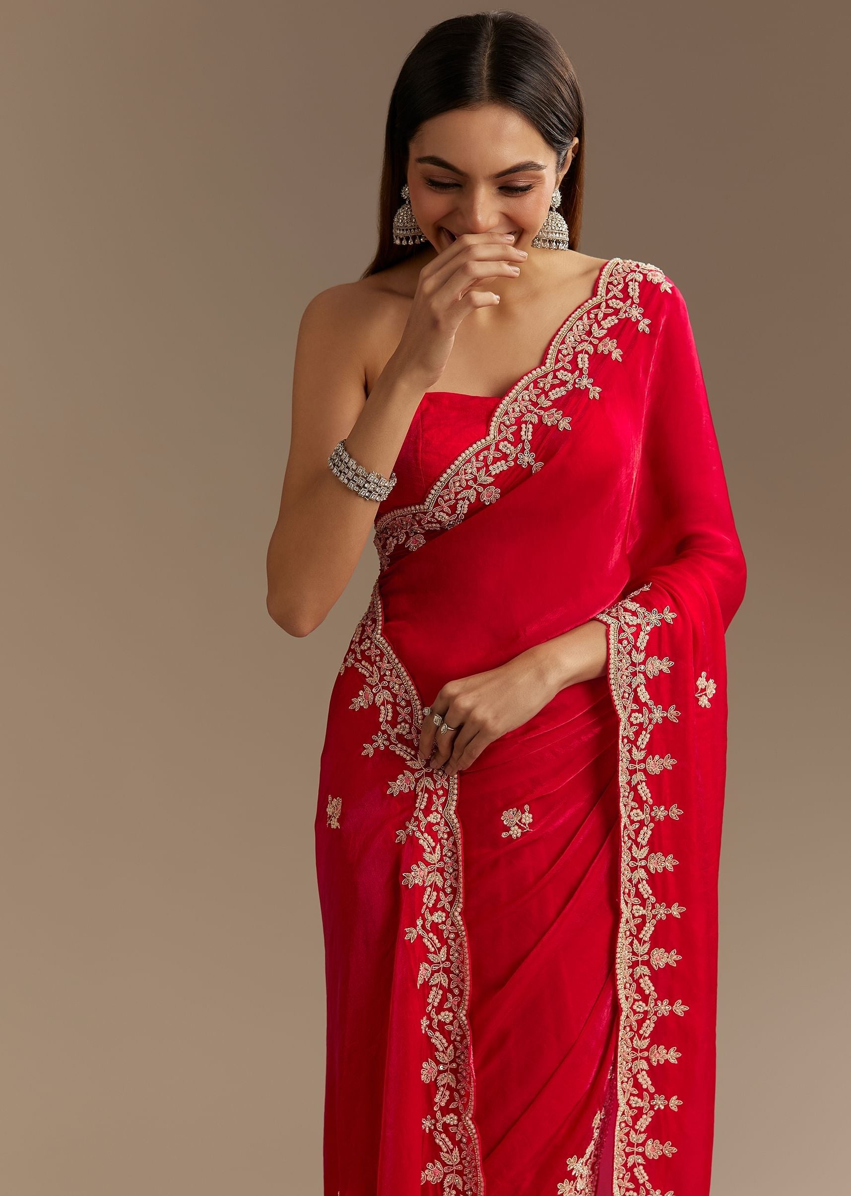 red-satin-saree-with-zardosi-embroidery-and-scallop-border-sg294654-3_754fe886-e4da-4bfb-a577-0b388800a93f.jpg
