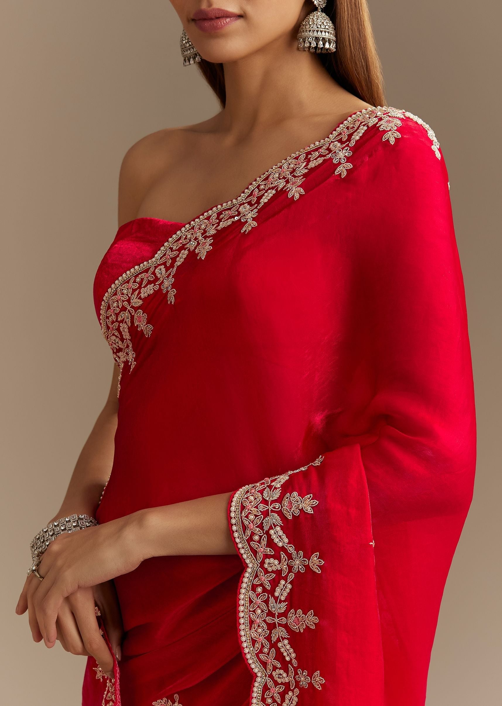 red-satin-saree-with-zardosi-embroidery-and-scallop-border-sg294654-6_718d9e9e-2dba-4960-b816-4b737422d721.jpg