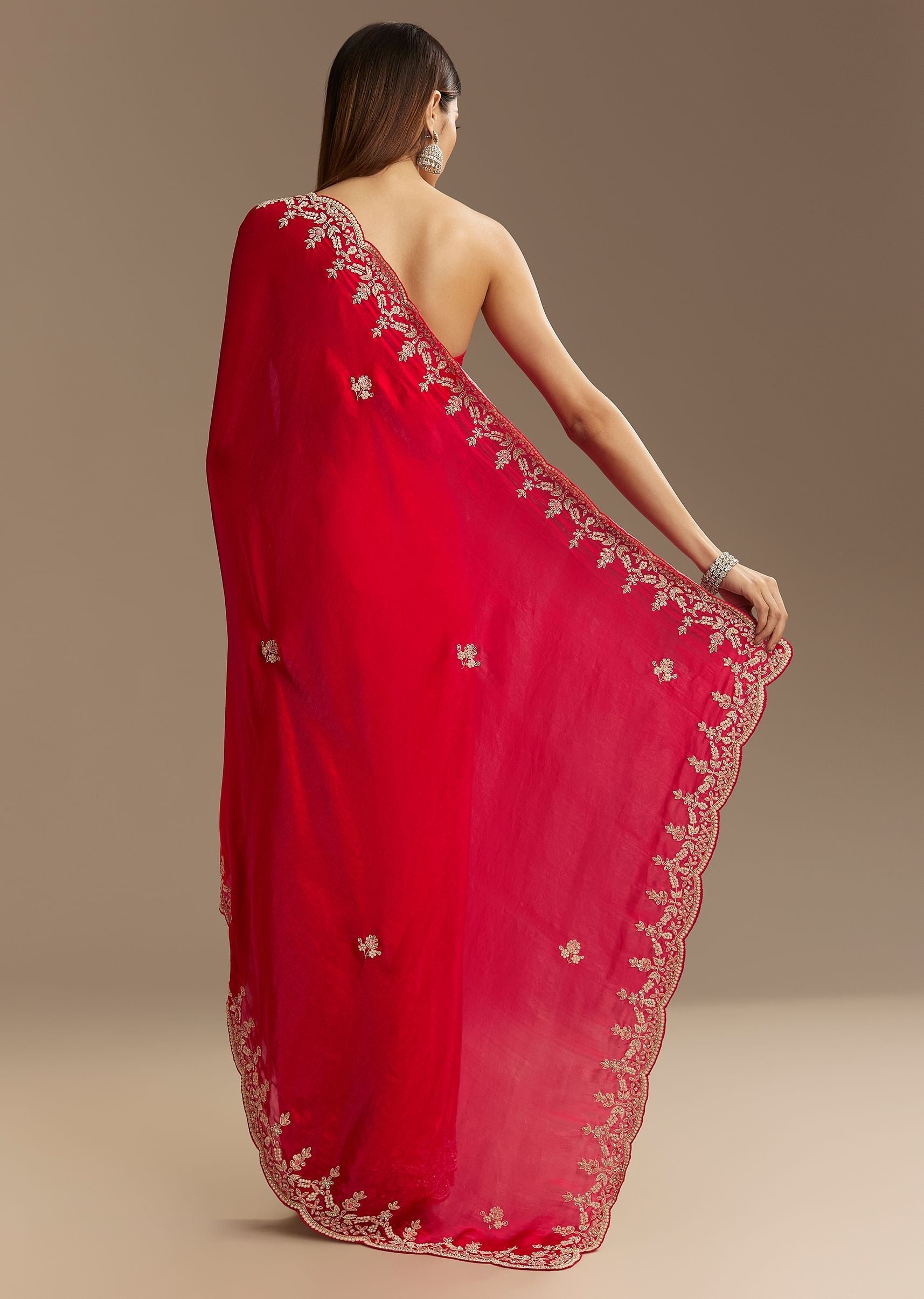 red-satin-saree-with-zardosi-embroidery-and-scallop-border-sg294654-7_b0837138-dcc8-403b-95ea-6daa518407ec.jpg