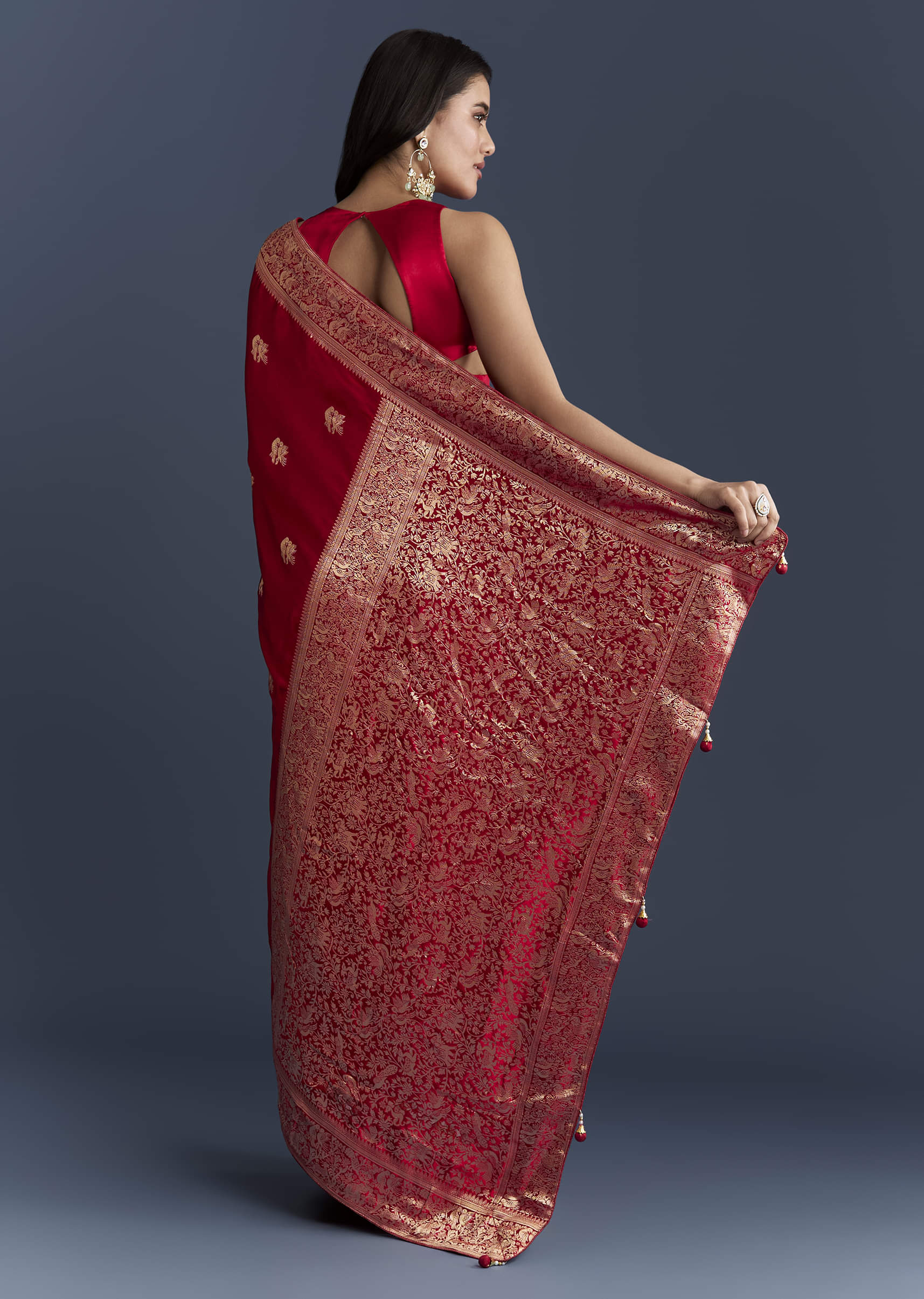 red-satin-woven-saree-with-zari-work-sg350502-4.jpg