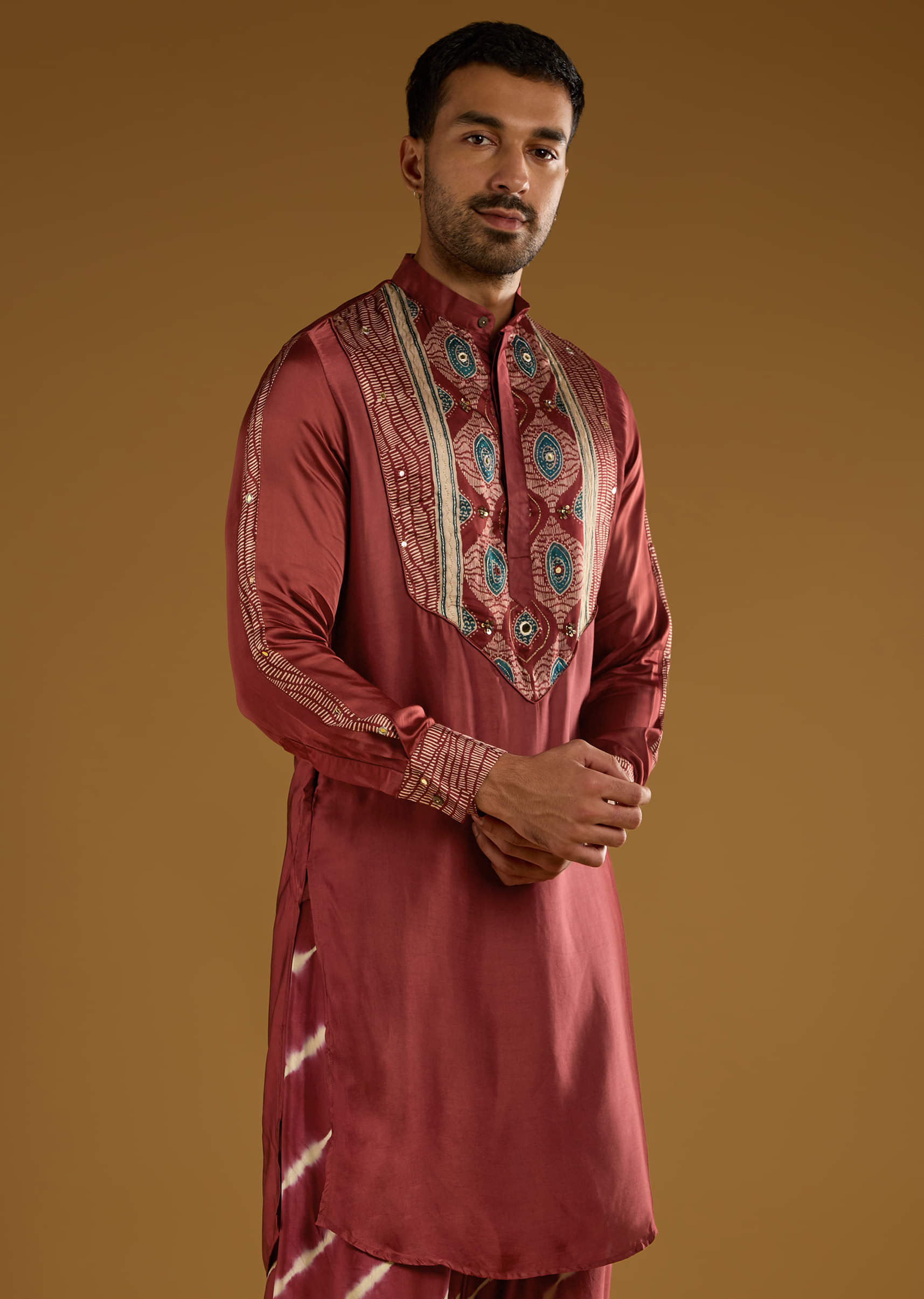 red-silk-kurta-set-for-men-with-hand-dyed-leheriya-print-sg359268-4.jpg