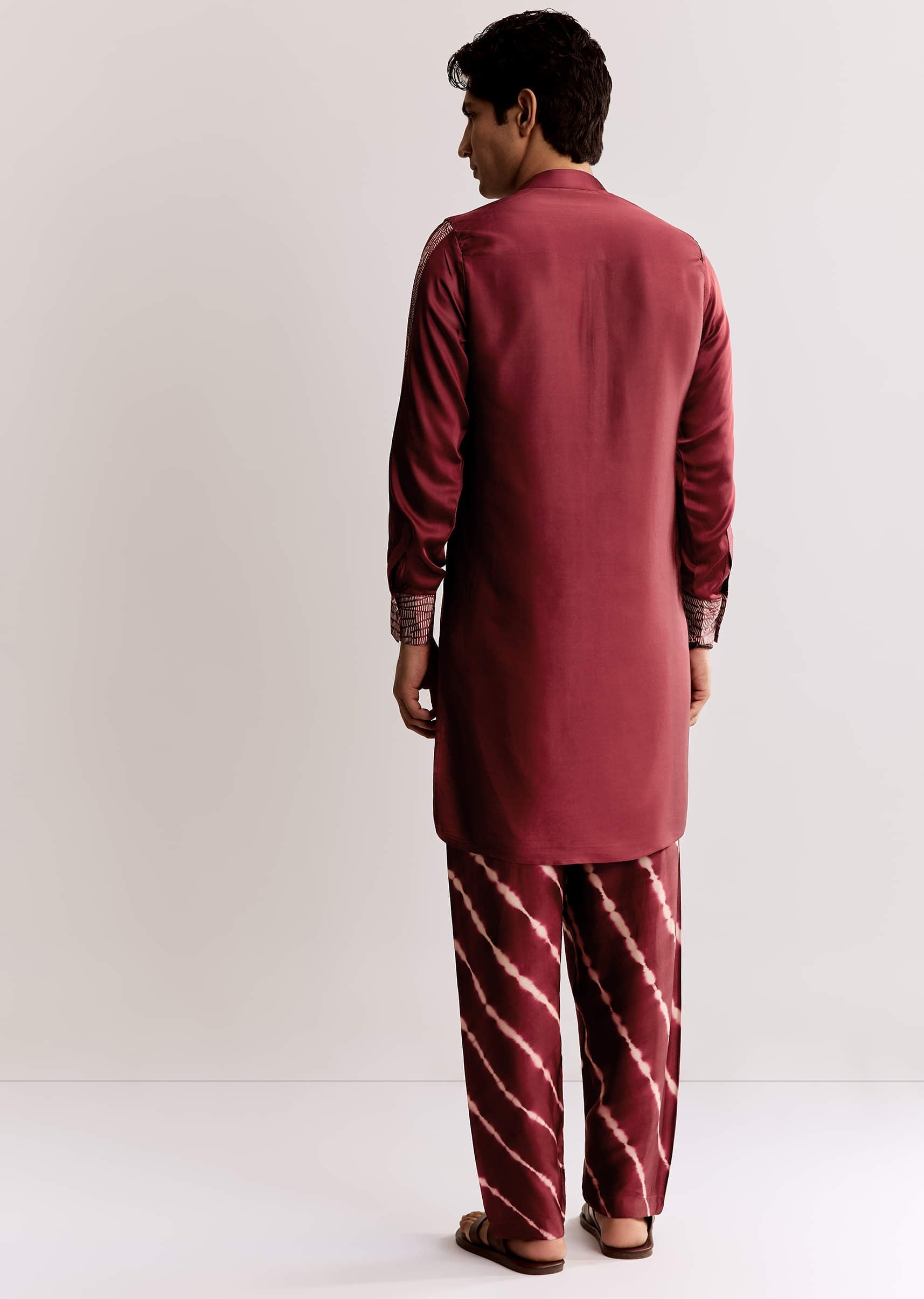 red-silk-kurta-set-with-ajrakh-print-sg318095-5_59cfb4e8-3155-432f-b5cd-3ca32f7b32ac.jpg