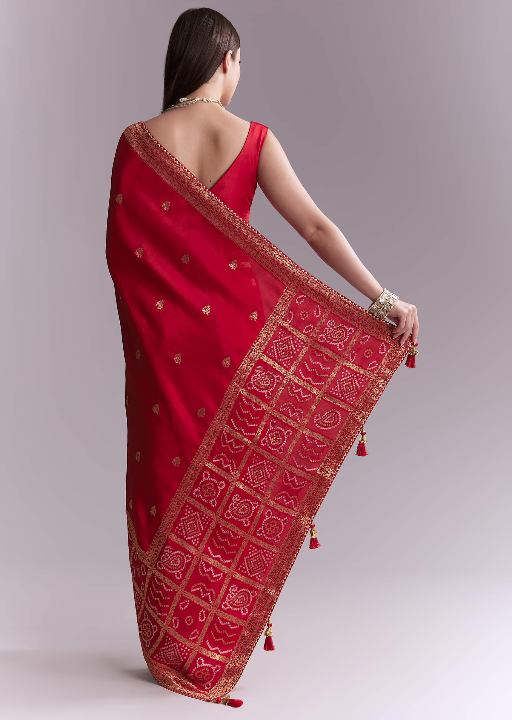 red-silk-woven-saree-with-booti-work-and-bandhani-motifs-sg351914-4.jpg