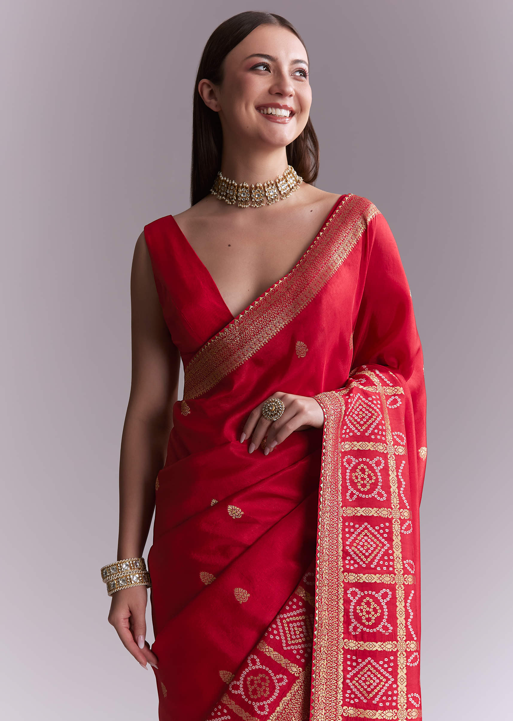 red-silk-woven-saree-with-booti-work-and-bandhani-motifs-sg351914-5.jpg