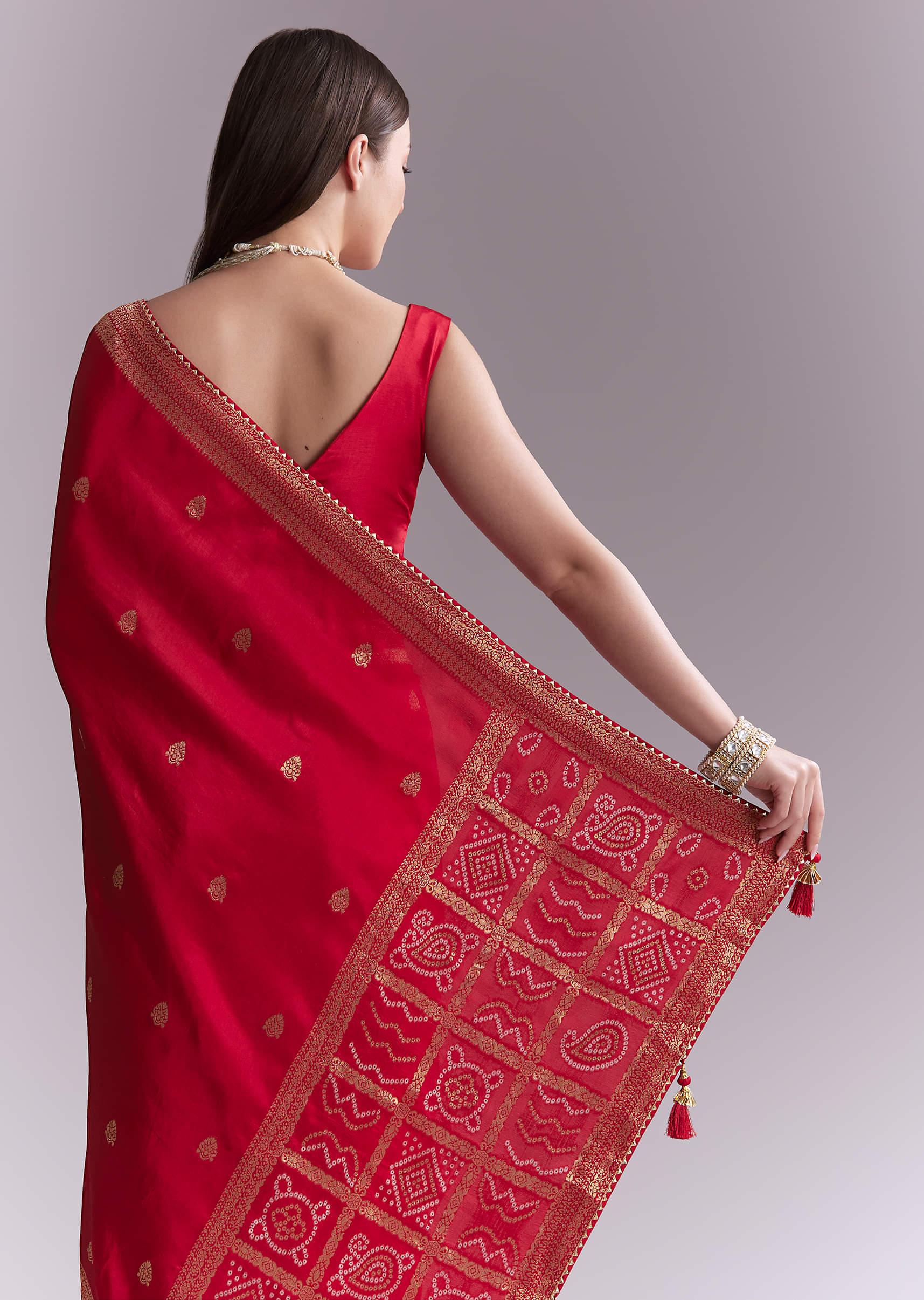 red-silk-woven-saree-with-booti-work-and-bandhani-motifs-sg351914-6.jpg