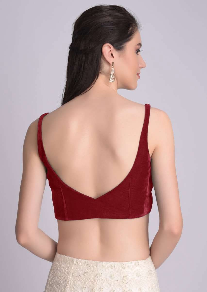 red-sleeveless-blouse-with-leaf-shaped-neckline-online-kalki-fashion-m001510066y-sg33232_1_95787ed4-189f-4d69-ac59-142972afc793.jpg