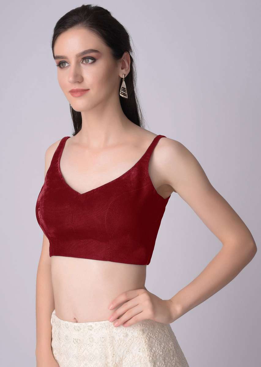 red-sleeveless-blouse-with-leaf-shaped-neckline-online-kalki-fashion-m001510066y-sg33232_5_a85d8e73-d5e5-4749-bf42-90bb0855d597.jpg