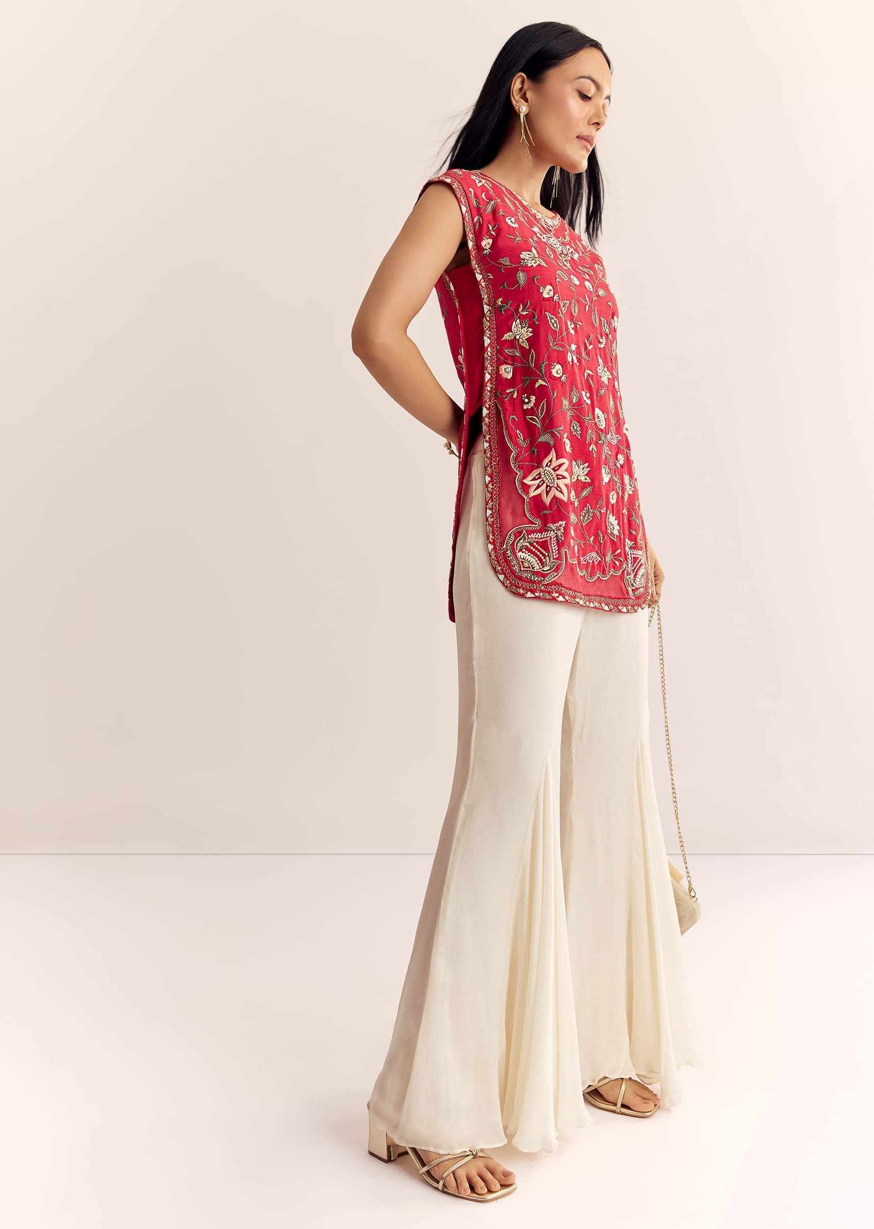 red-viscose-raw-silk-short-kurta-set-with-chinon-kali-palazzo-sg319710-4_7c78ec1d-e222-4de5-8f0a-37f634453c1a.jpg
