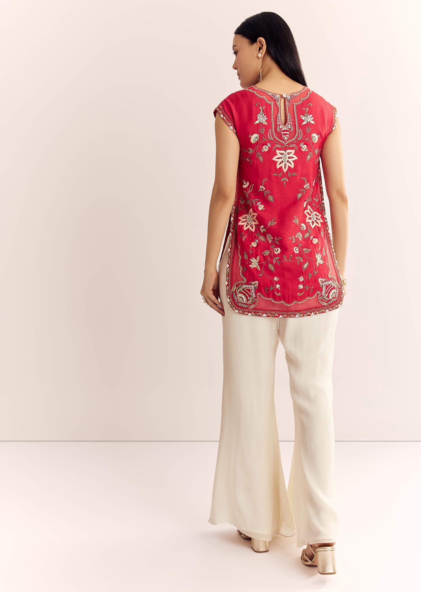 red-viscose-raw-silk-short-kurta-set-with-chinon-kali-palazzo-sg319710-5_0f06f4f8-cf10-4c59-a21b-7e085a4f4fa2.jpg