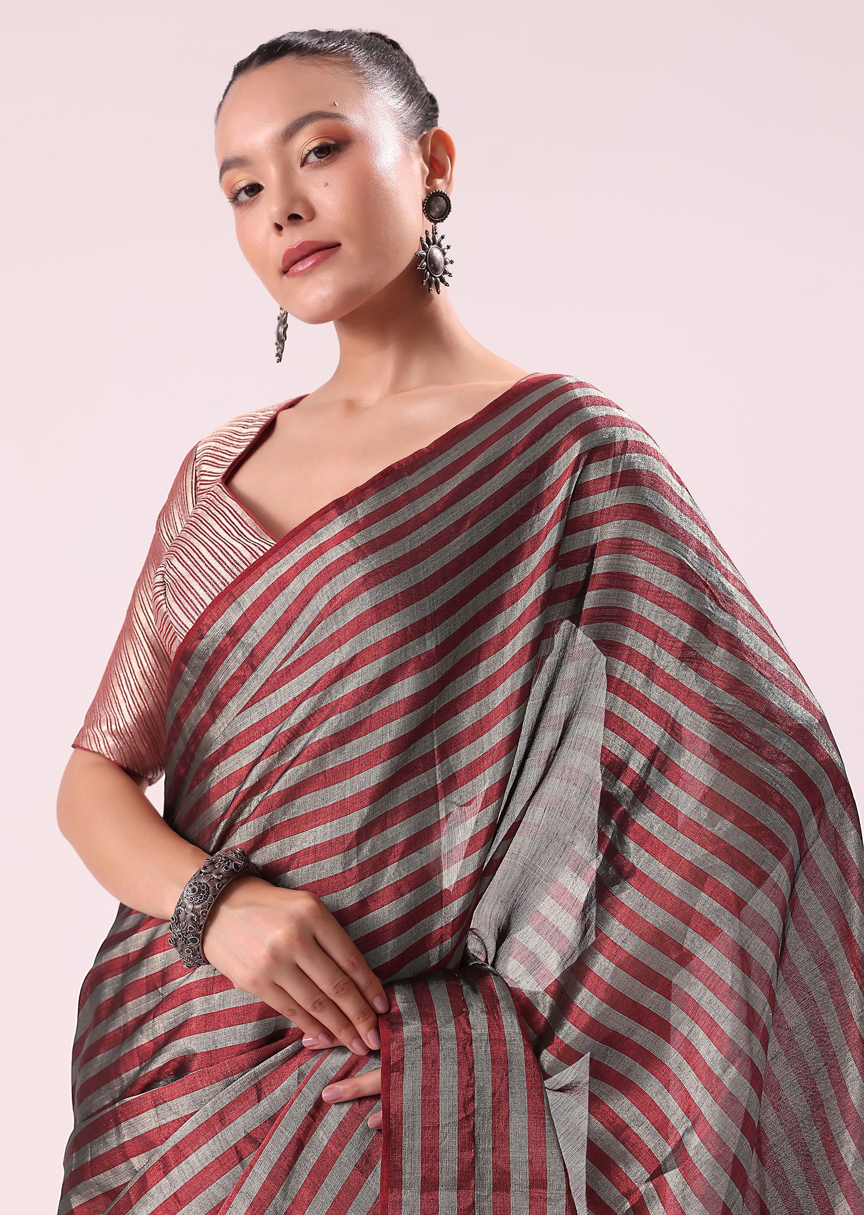 red_and_silver_striped_chanderi_tissue_saree_with_pipe-sg229870_5_16c6652f-882f-4182-89cd-6ef19708fb0b.jpg