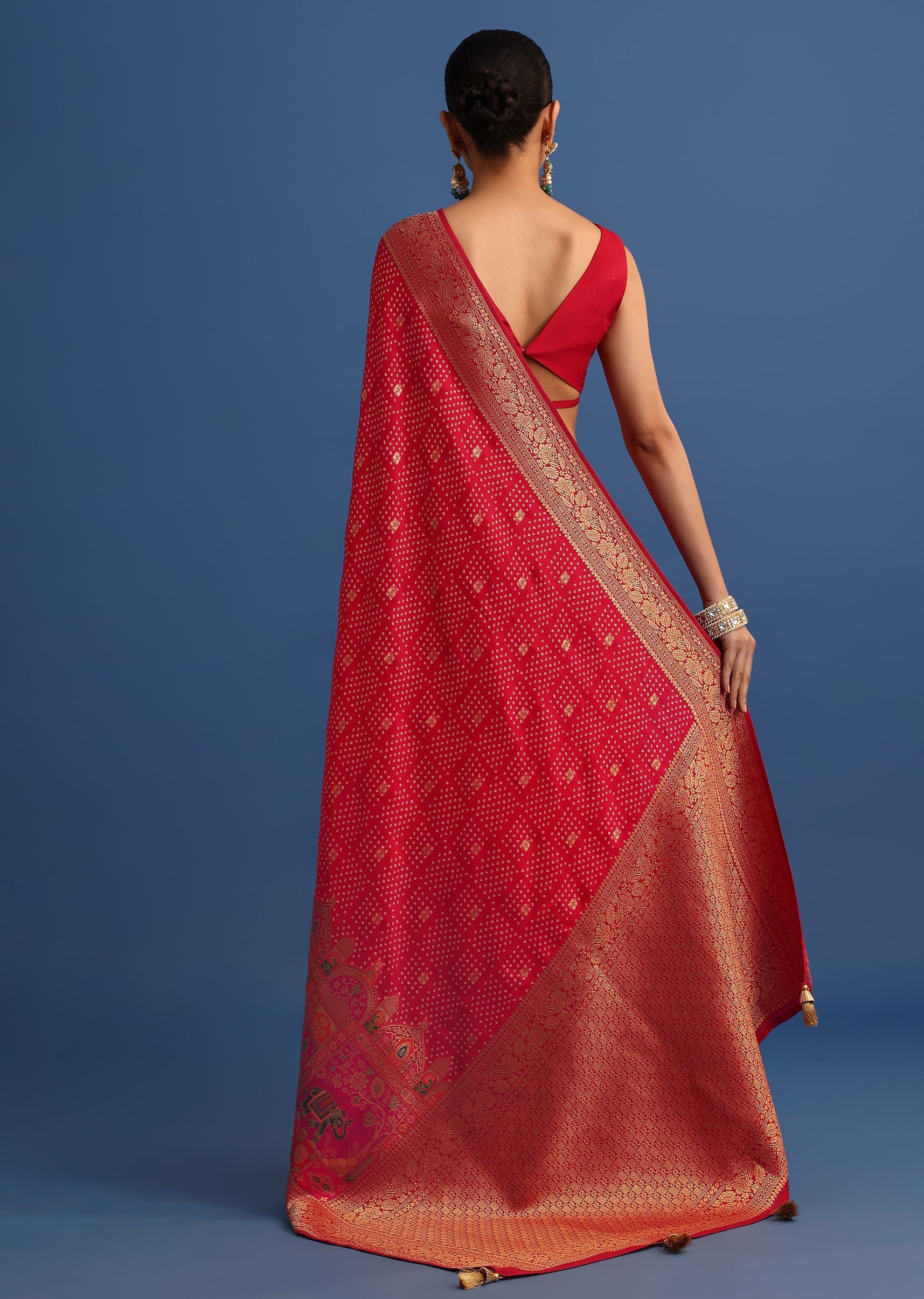 red_banarasi_bandhani_satin_saree_with_traditional_brocader-sg255148_9_942f487e-25e9-4ac4-b179-18cb50847dfa.jpg