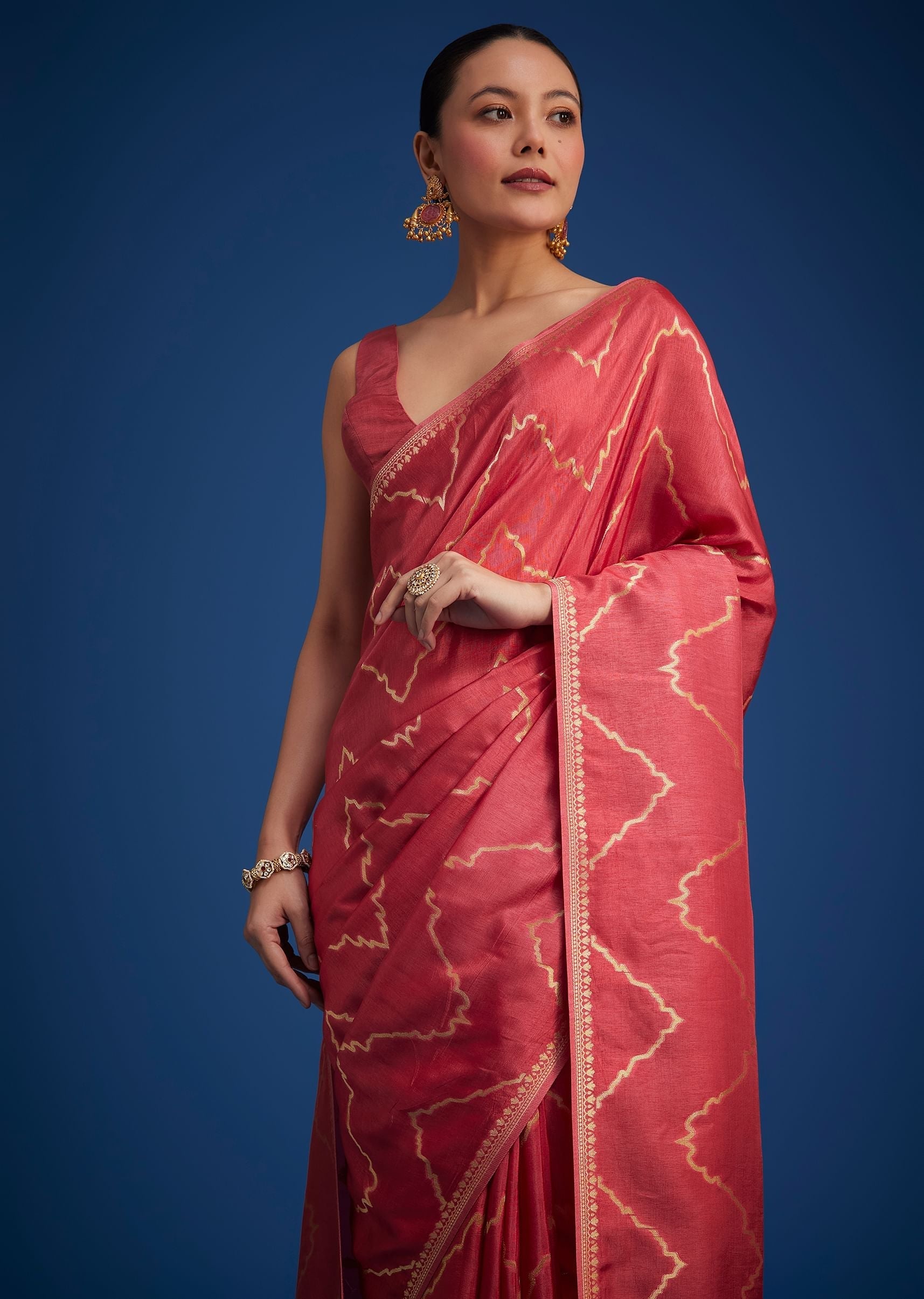 red_dola_silk_saree_with_zari_accents_on_pallu-sg276473_5_1825d8cb-15b1-482f-9887-d1cbe35035ca.jpg