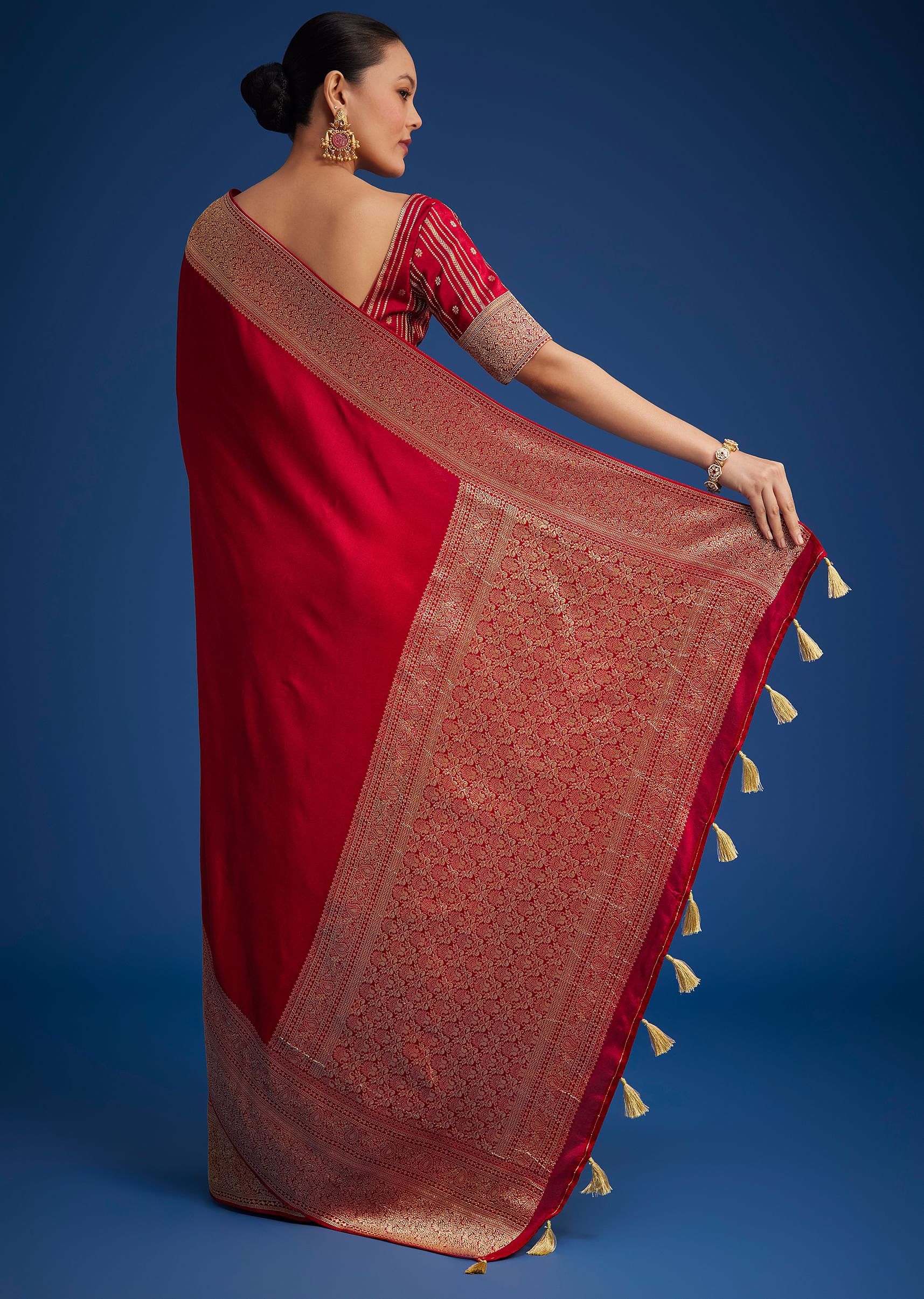 red_dola_silk_saree_with_zari_woven_border-sg276478_4_cb726657-14a8-4874-b221-899dfa67cb64.jpg