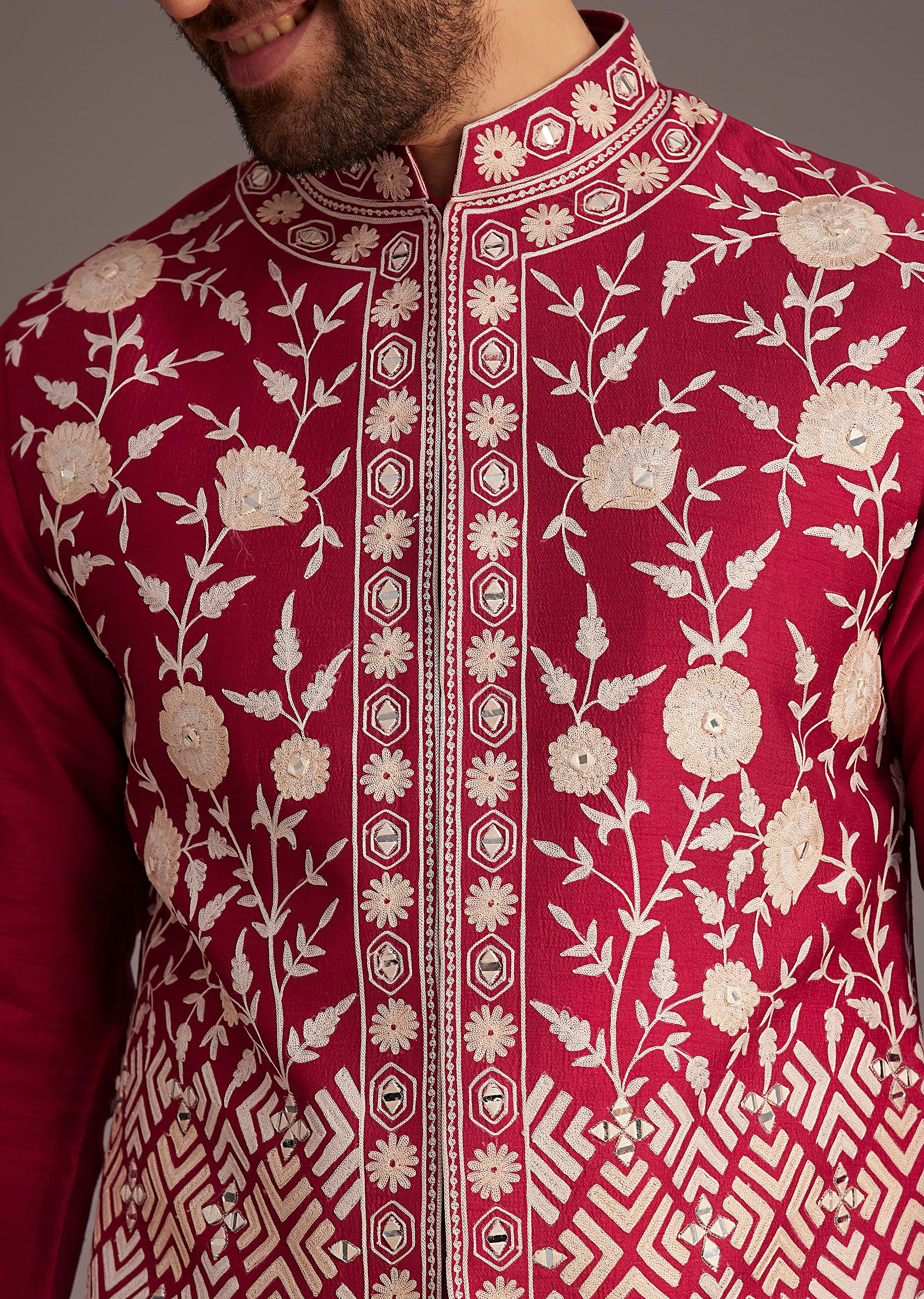 red_floral_embroidered_jacket_kurta-sg259821_3_82c9b600-455e-4b41-b666-1159e91cc5f9.jpg