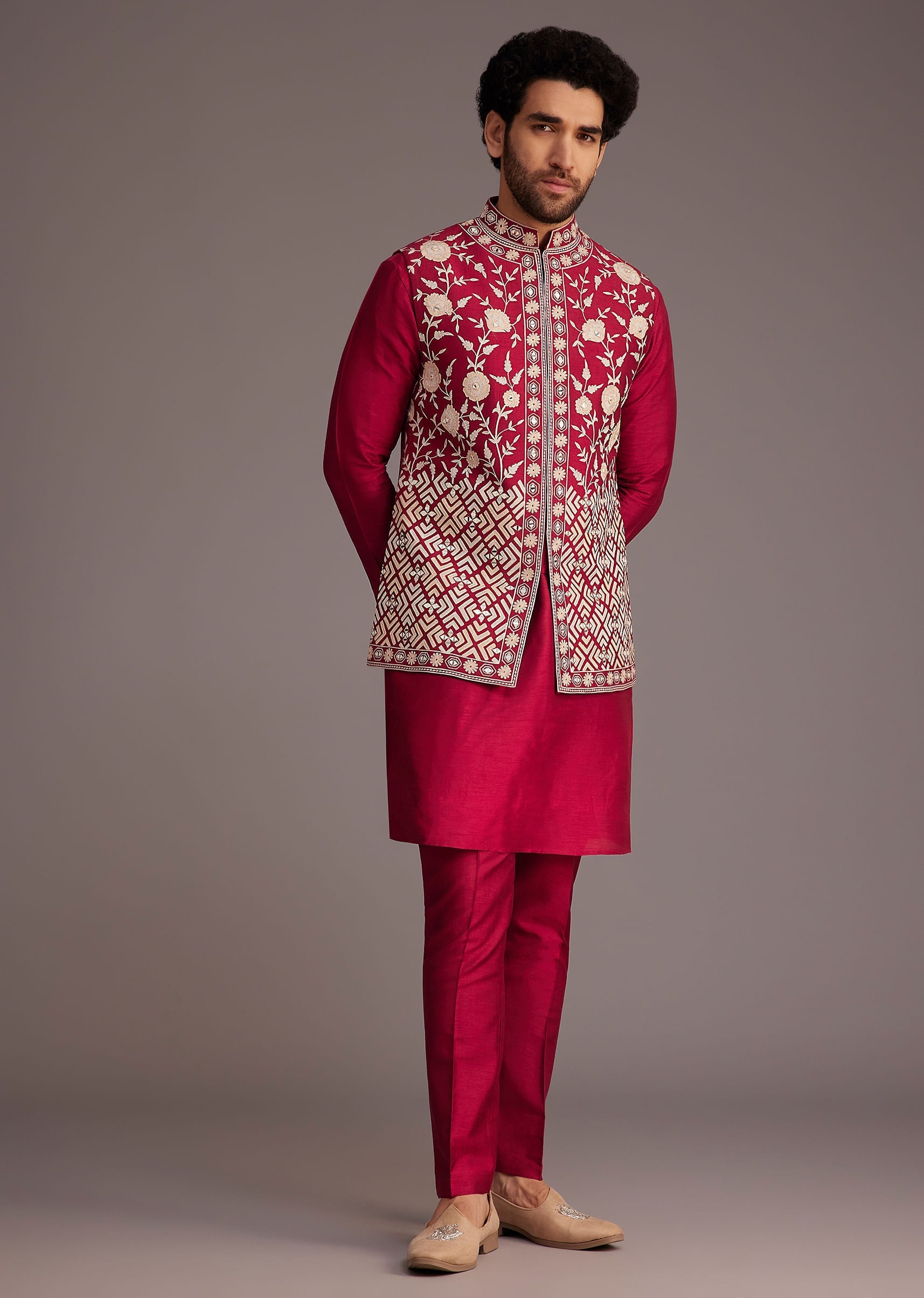 red_floral_embroidered_jacket_kurta-sg259821_5_7c850230-bfcc-45bb-8fc5-f6e93f869f7d.jpg